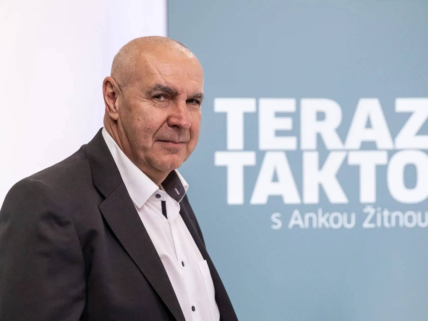 Podľa podpreddsedu SOPK Vladimíra Slezáka ekonomike vojna škodí a nechápe, ako ju môže niekto podporovať.