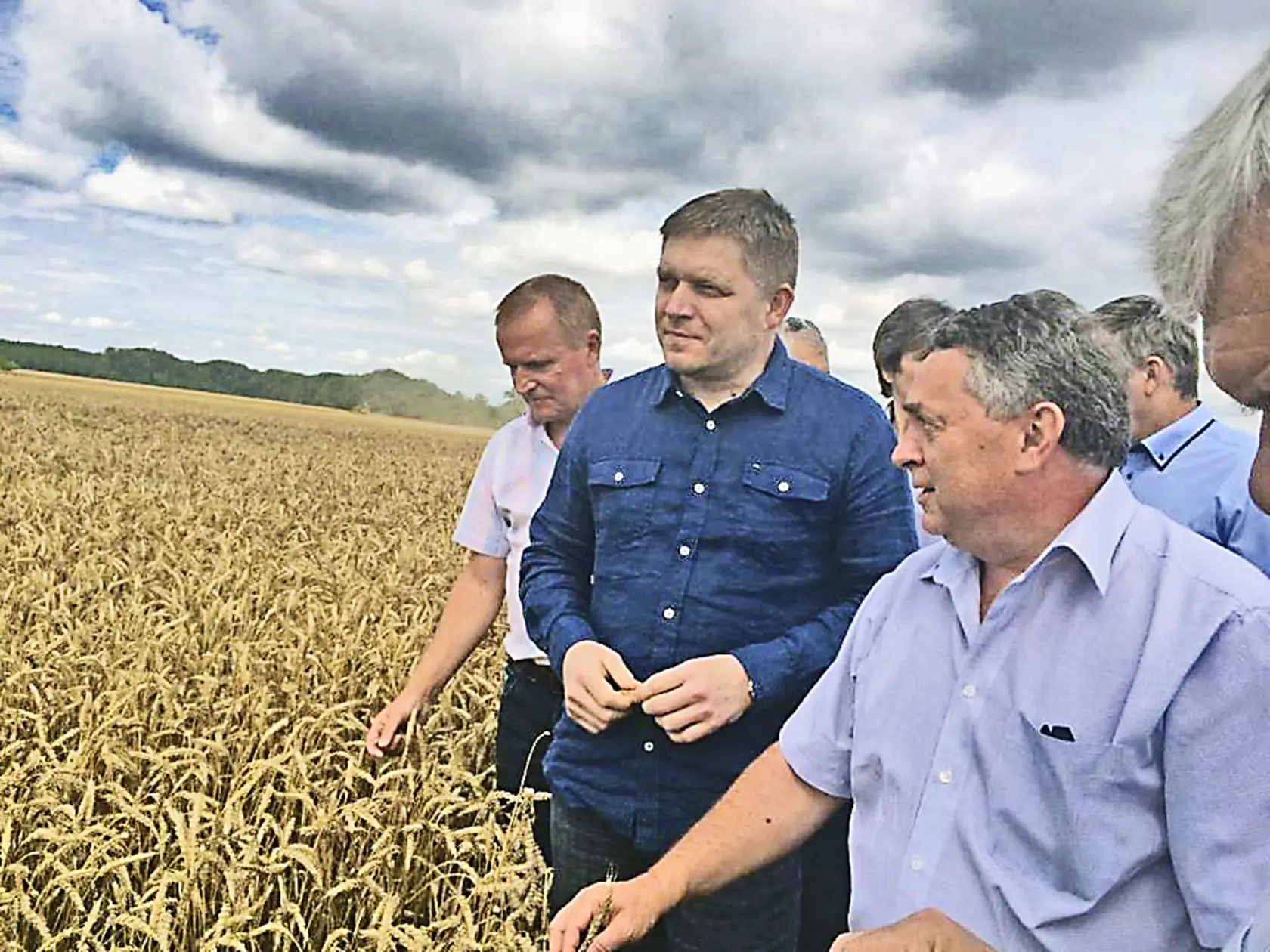 Premiér na žatve v Sokolciach