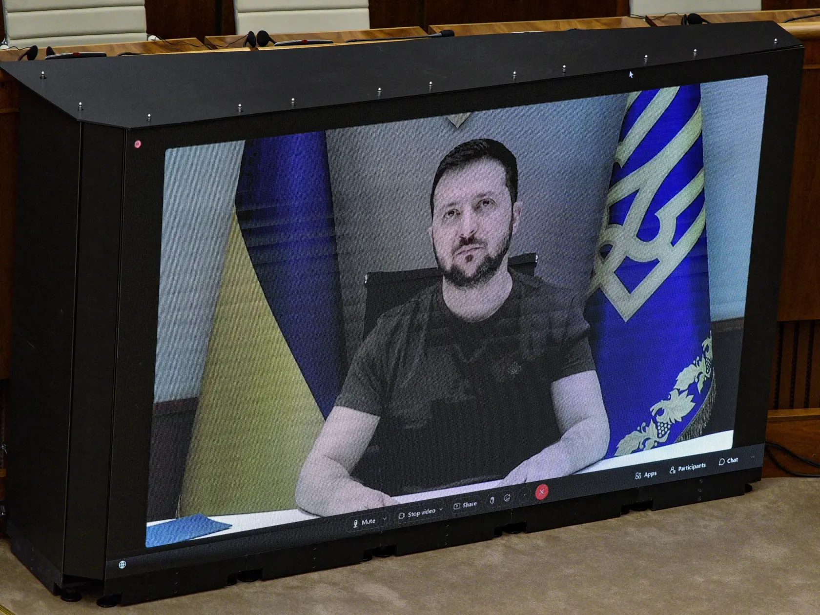 Na snímke ukrajinský prezident Volodymyr Zelenskyj, ktorý vystúpil prostredníctvom telemostu počas 65. schôdze Národnej rady SR 10. mája 2022 v Bratislave. FOTO TASR - Pavol Zachar