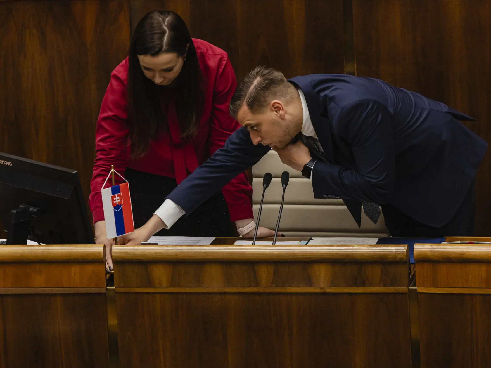 Prezident Ukrajiny Volodymyr Oleksandrovyč Zelenskyj sa prihovoril prostredníctvom telemostu poslancom Národnej rady Slovenskej republiky a členom Vlády Slovenskej republiky.