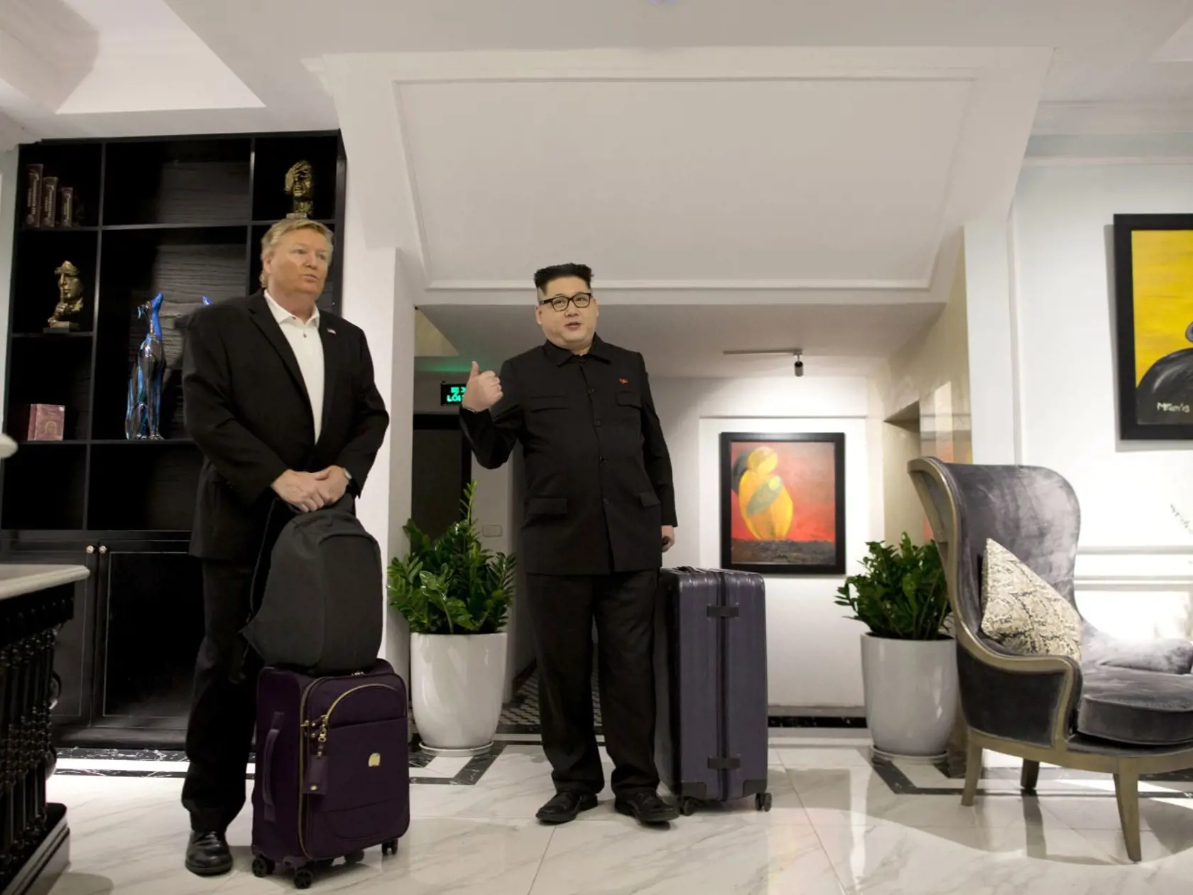 Dvojníci Kim Čong-una a Donalda Trumpa v Hanoji
