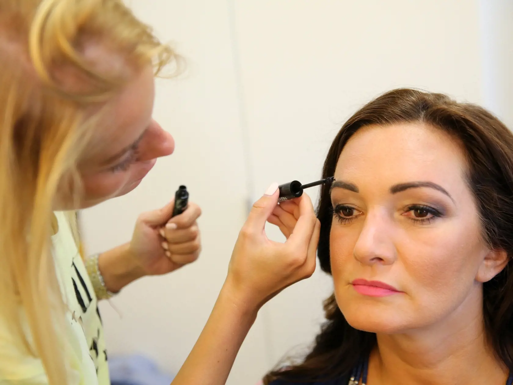 Zákulisie v Slovenskej televízii, relácia Dámsky klub.na fotke Karin Majtánová