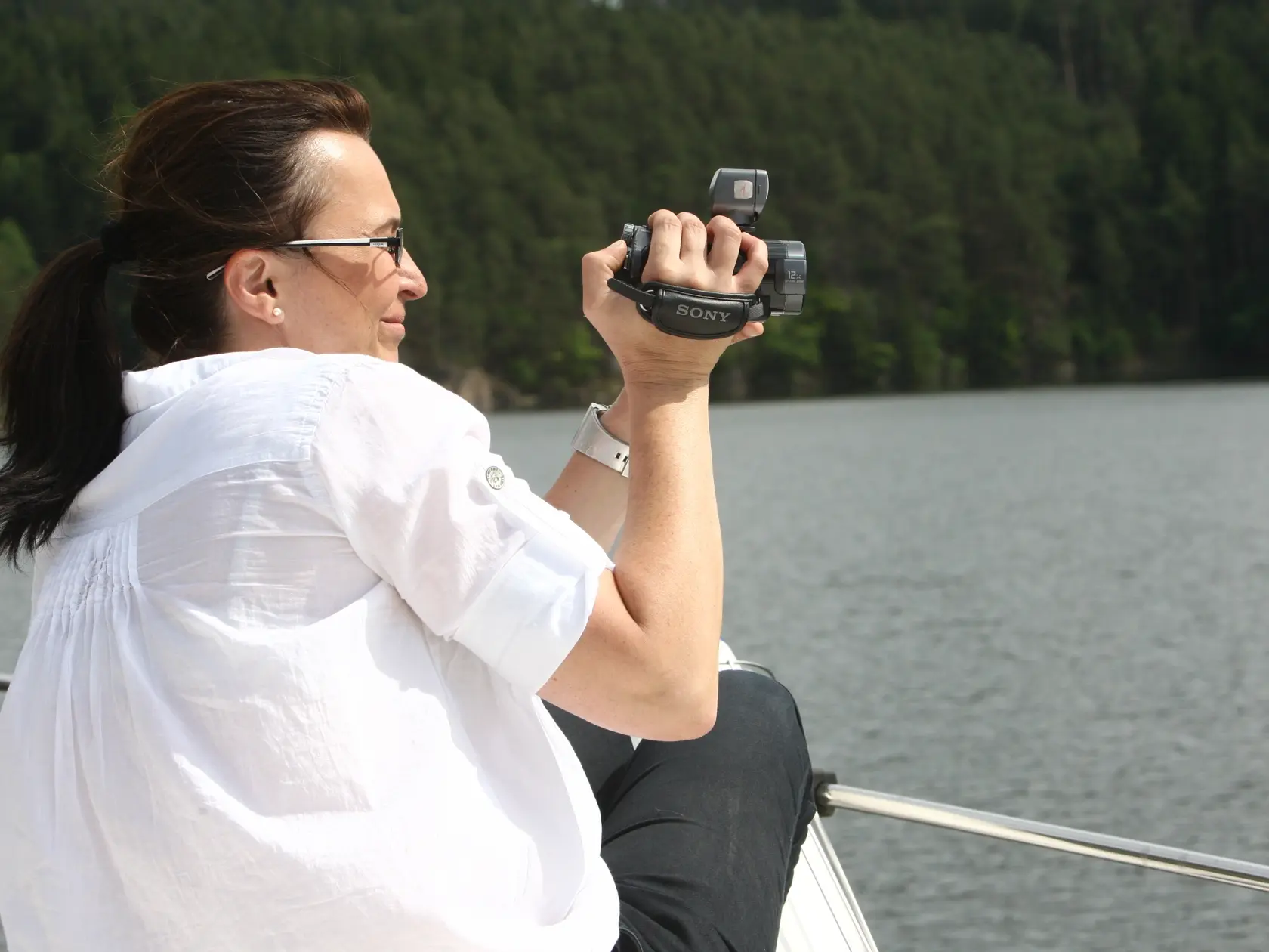 Helena Vondrackova s manzelom na hausbote, vltavske kaskady.