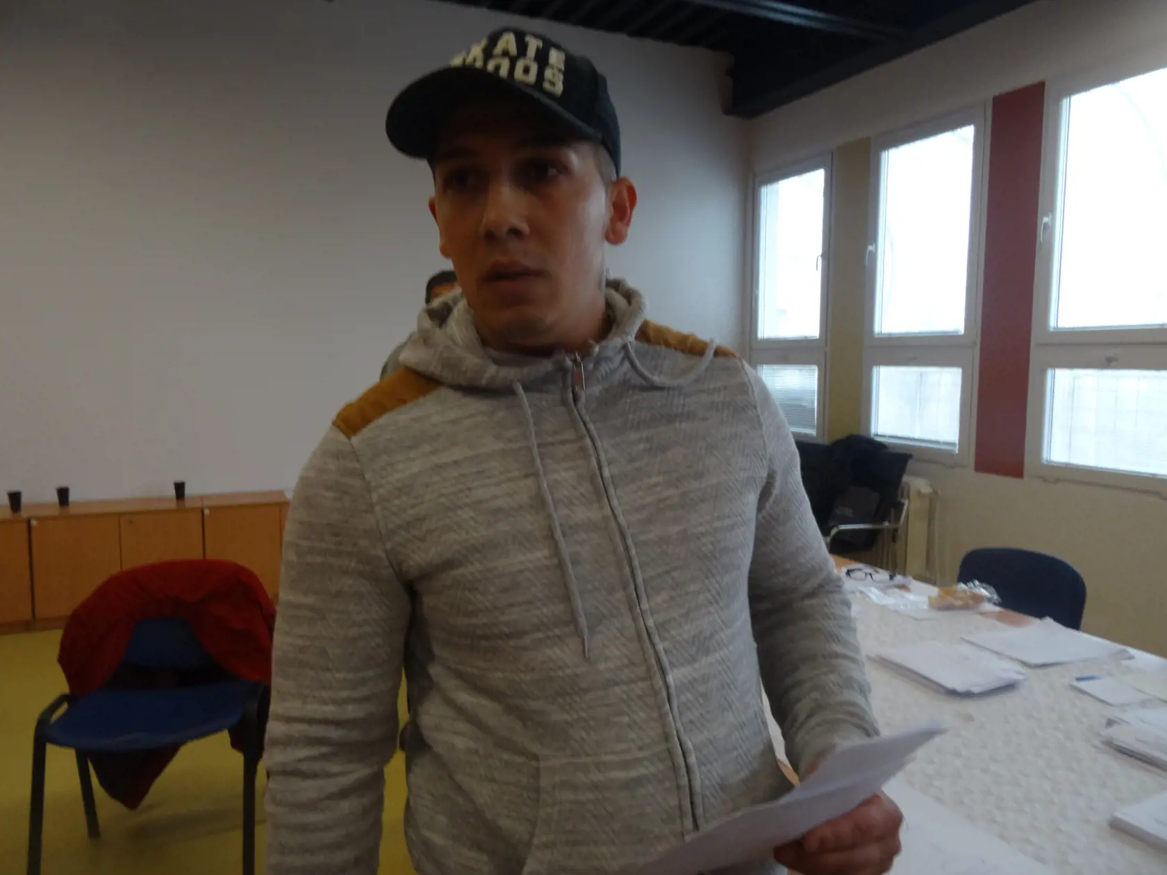 Jeden z voličov prišiel do volebnej miestnosti s lístkom kandidáta na starostu.