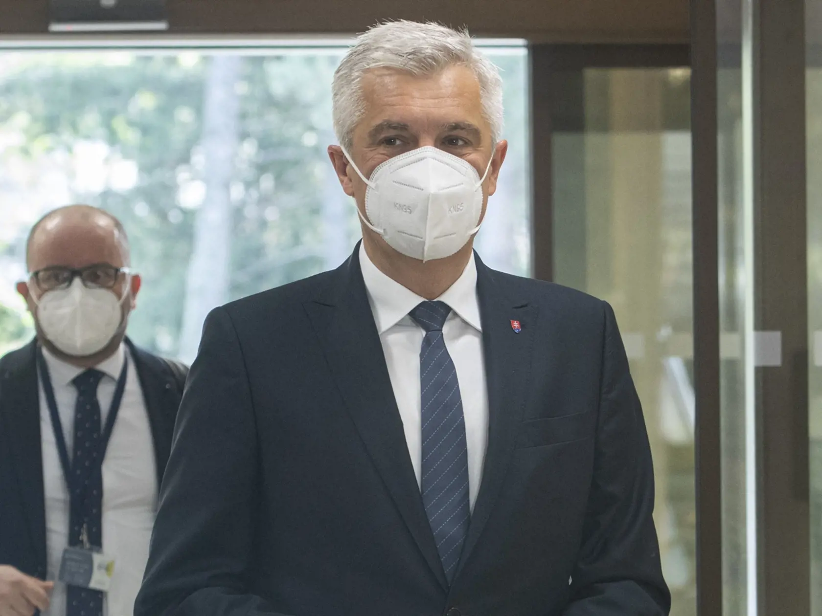 Na snímke minister zahraničných vecí a európskych záležitostí SR Ivan Korčok (SaS) prichádza na 5. rokovanie vlády Slovenskej republiky.