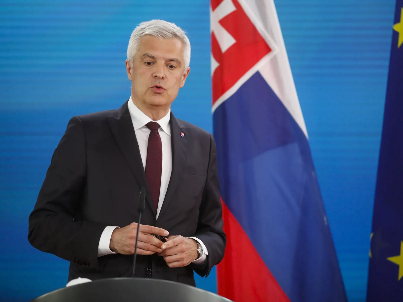 Spôsob, akým najvyšší maďarskí predstavitelia neustále otvárajú historické otázky, je v rozpore s deklarovanou snahou Maďarska o dobré bilaterálne vzťahy so Slovenskom. Uviedol to minister zahraničných vecí Ivan Korčok (nominant SaS).