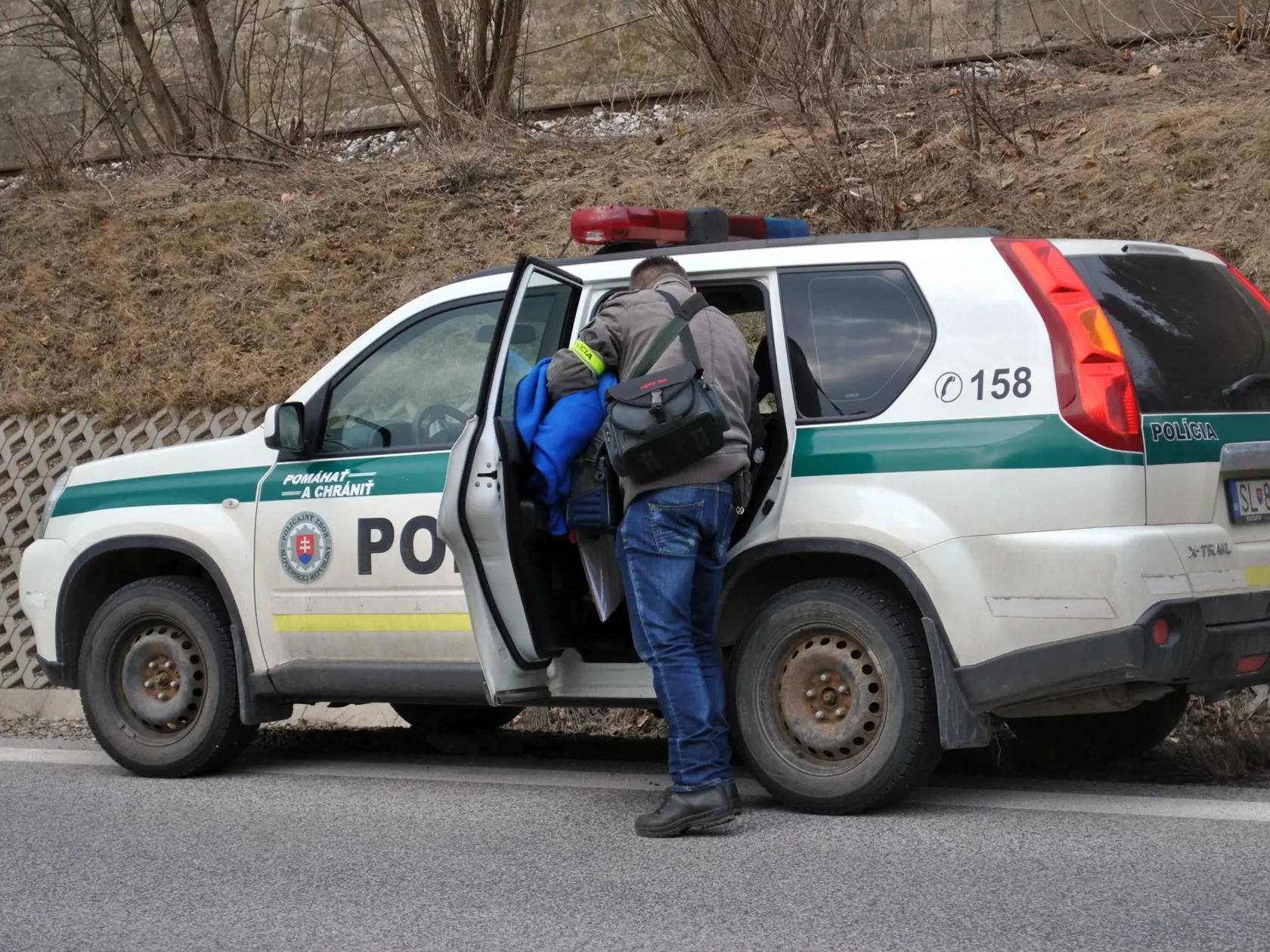Polícia prípad preveruje. 