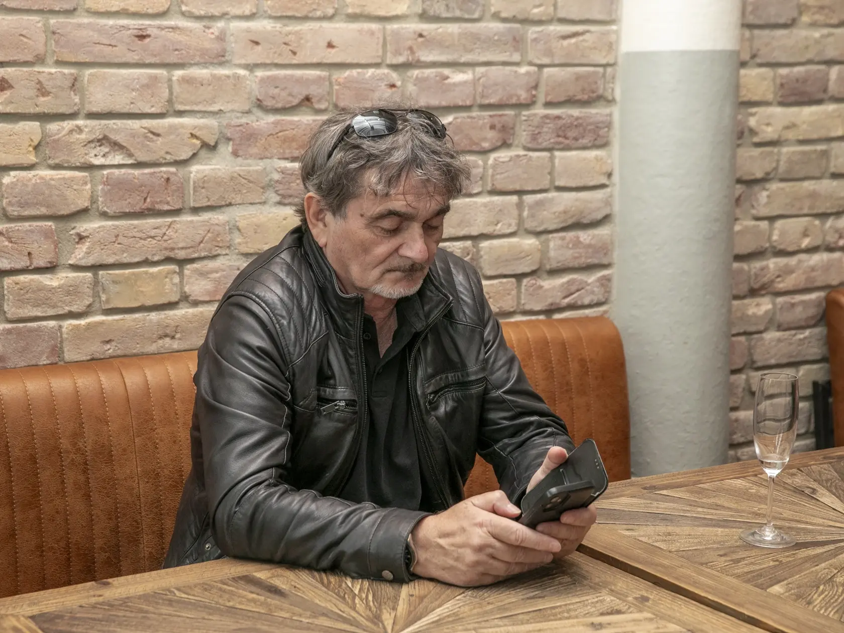 Premiéra jojkárskeho seriálu Lásky v Istanbule. Nechýbal ani staronový partner Veroniky Žilkovej - rocker Josef Holomáč.