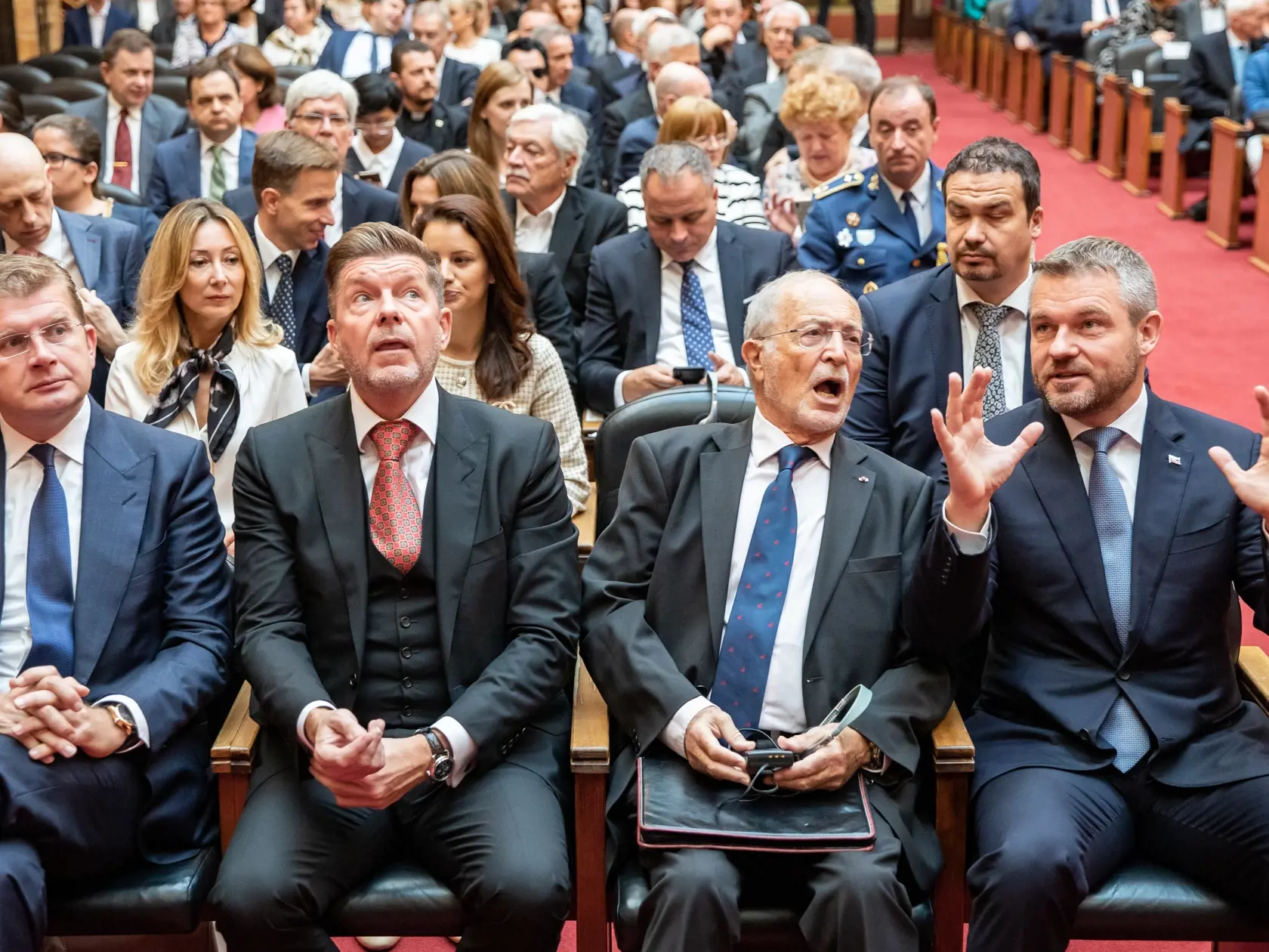 Udelenie čestného doktorátu monackému kniežaťu princovi Albertovi II (Albert Alexandre Louis Pierre Grimaldi) na Univerzite Komenského. Na fotke: Peter Pellegrini a Peter Žiga, Miroslav Výboh