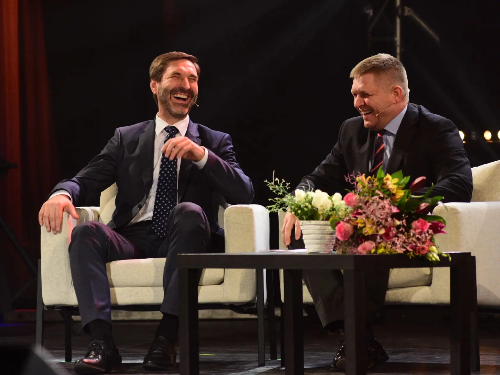 Predseda strany  Smer-SD Robert Fico a podpredseda strany Juraj Blanár.