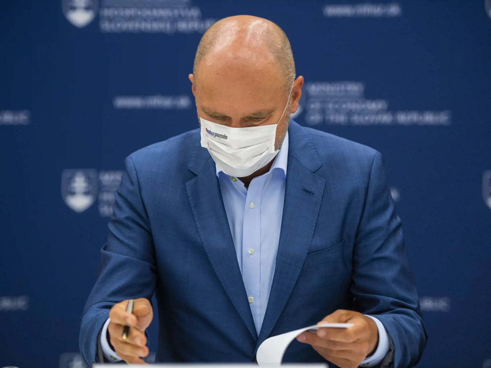 Na snímke minister hospodárstva SR a prvý podpredseda vlády pre ekonomiku SR Richard Sulík (SaS) počas podpísania memoranda o spolupráci o investícii v priemyselnom parku v Rimavskej Sobote medzi spoločnosťou Ziegler Group, Ministerstvom hospodárstva SR a spoločnosťou MH Invest v Bratislave.