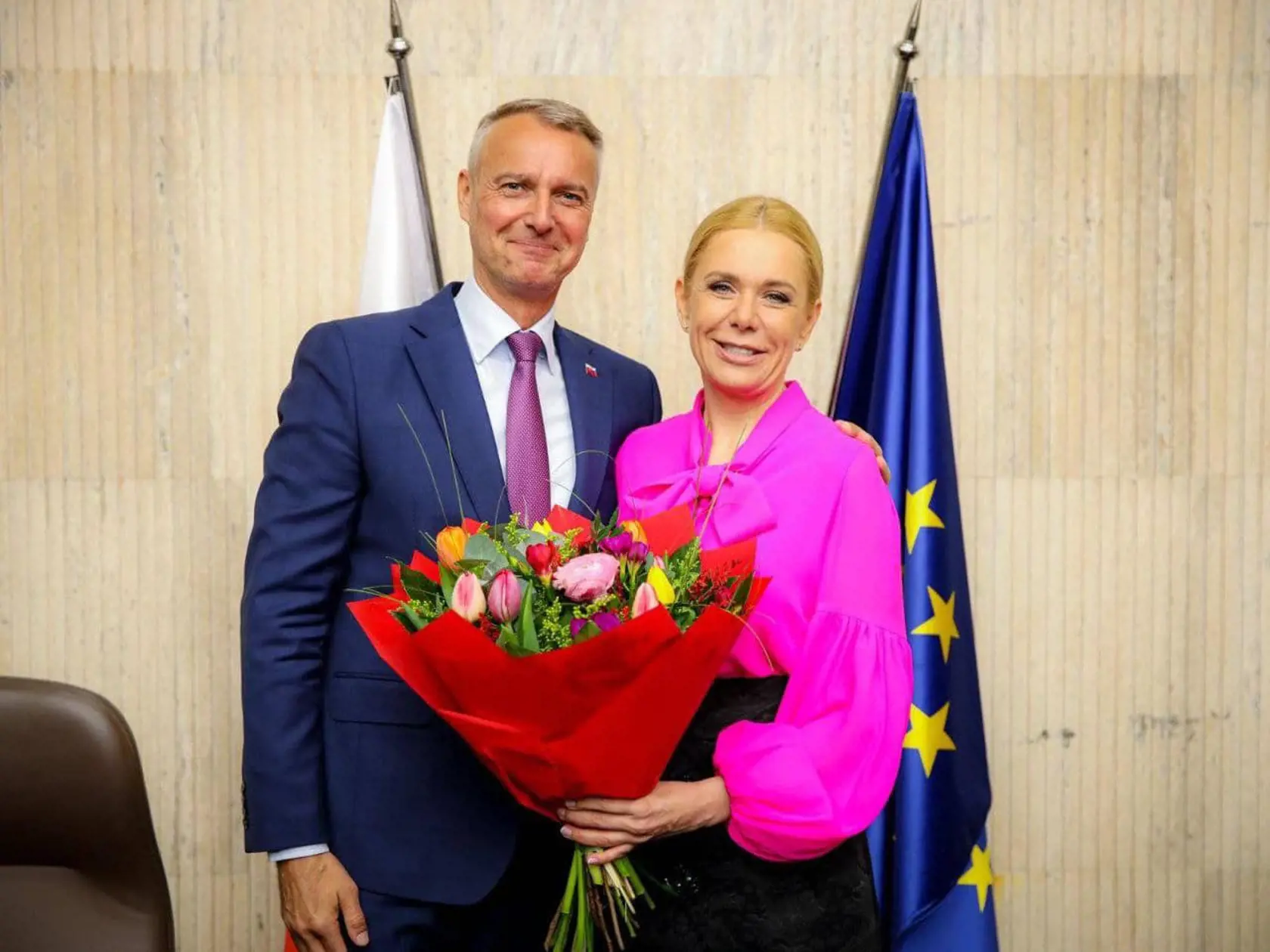 Medzi gratulantami nechýbal ani jej stranícky kolega Richard Raši (Hlas).