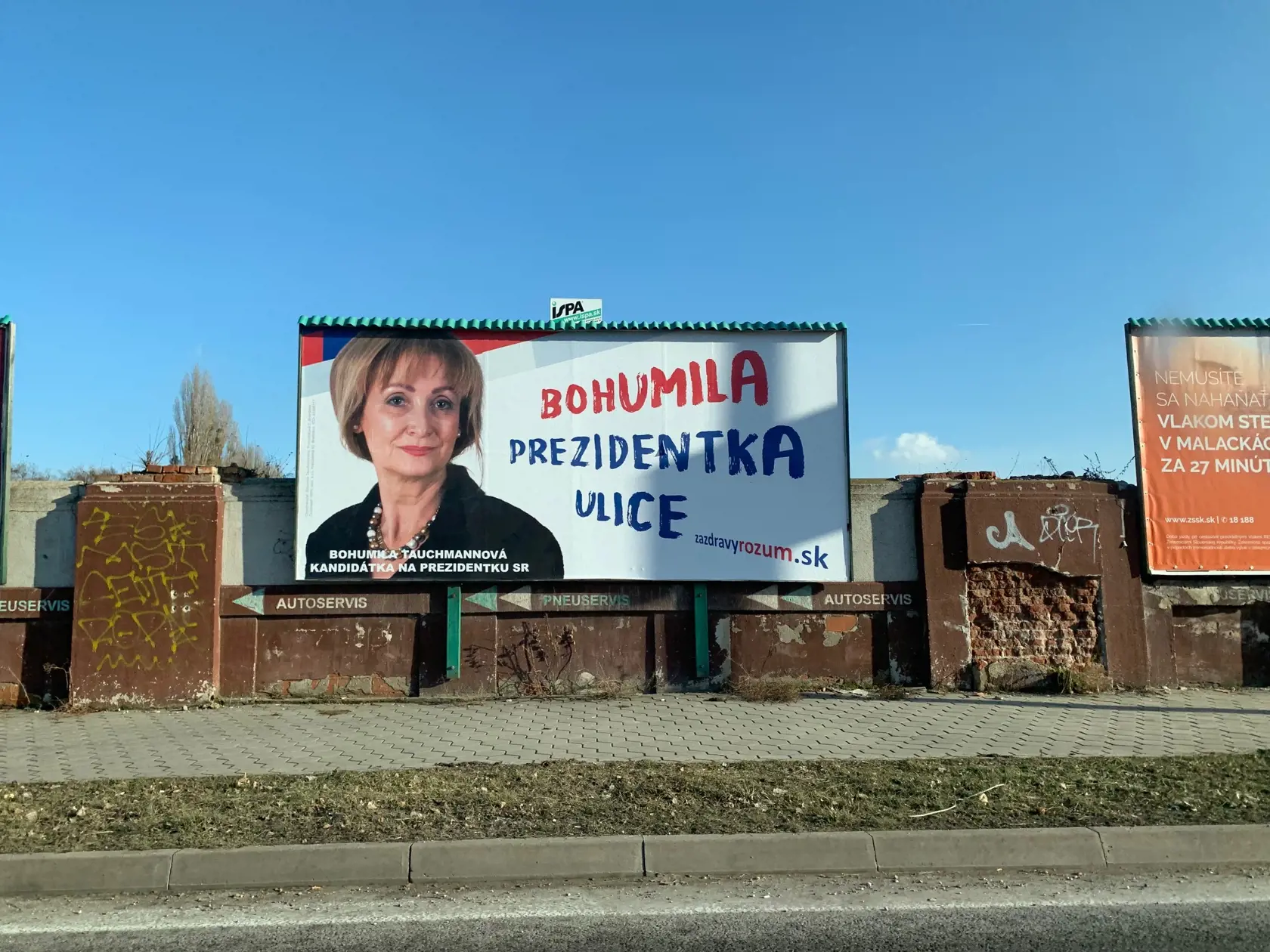 Bilbord kandidátky na prezidenta Bohumily Tauchmannovej.