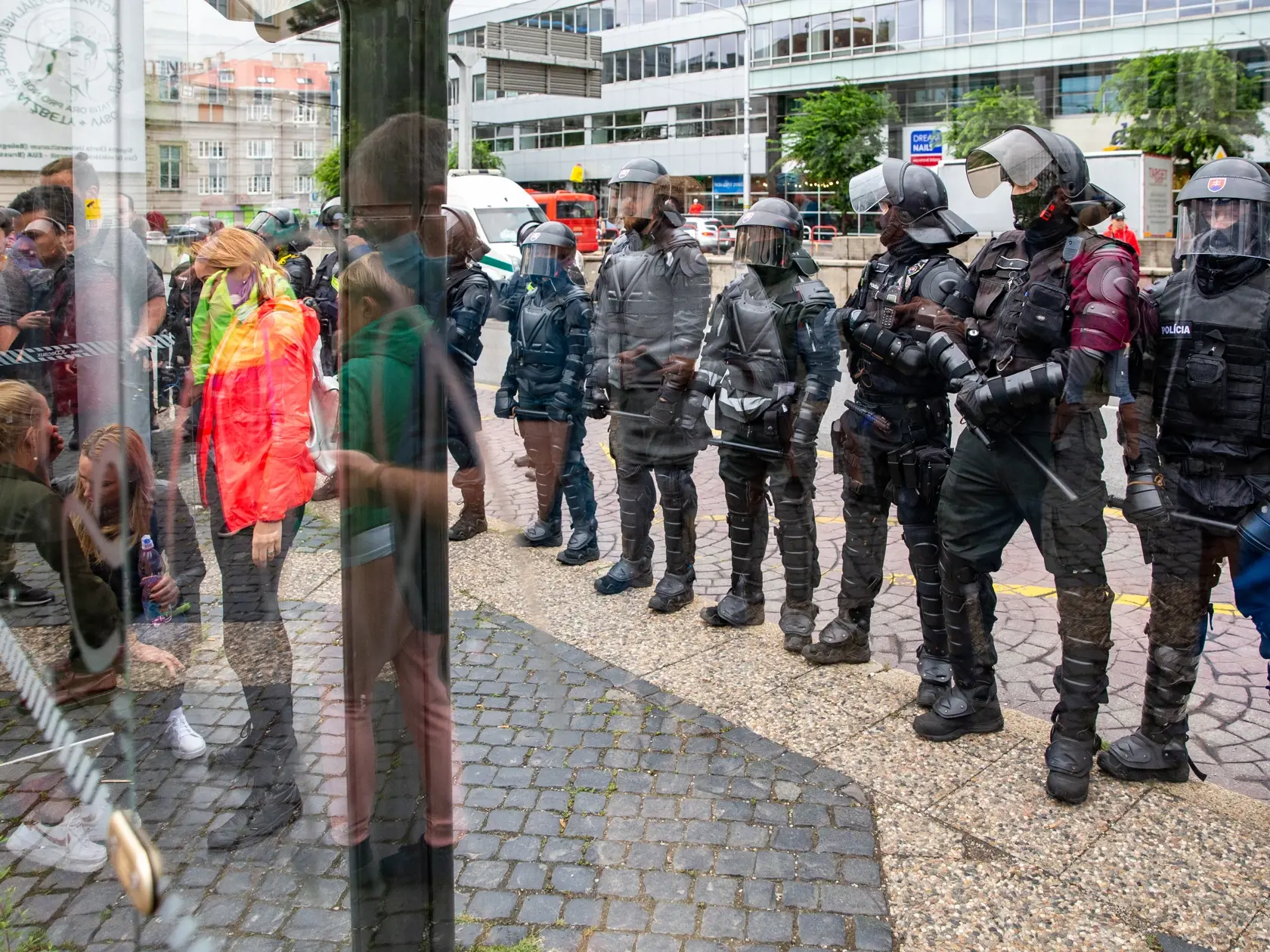 Demonštrácia v centre Bratislavy proti očkovaniu, pandemickým opatreniam, prezidentke SR Zuzane Čaputovej, členom vlády a parlamentu.