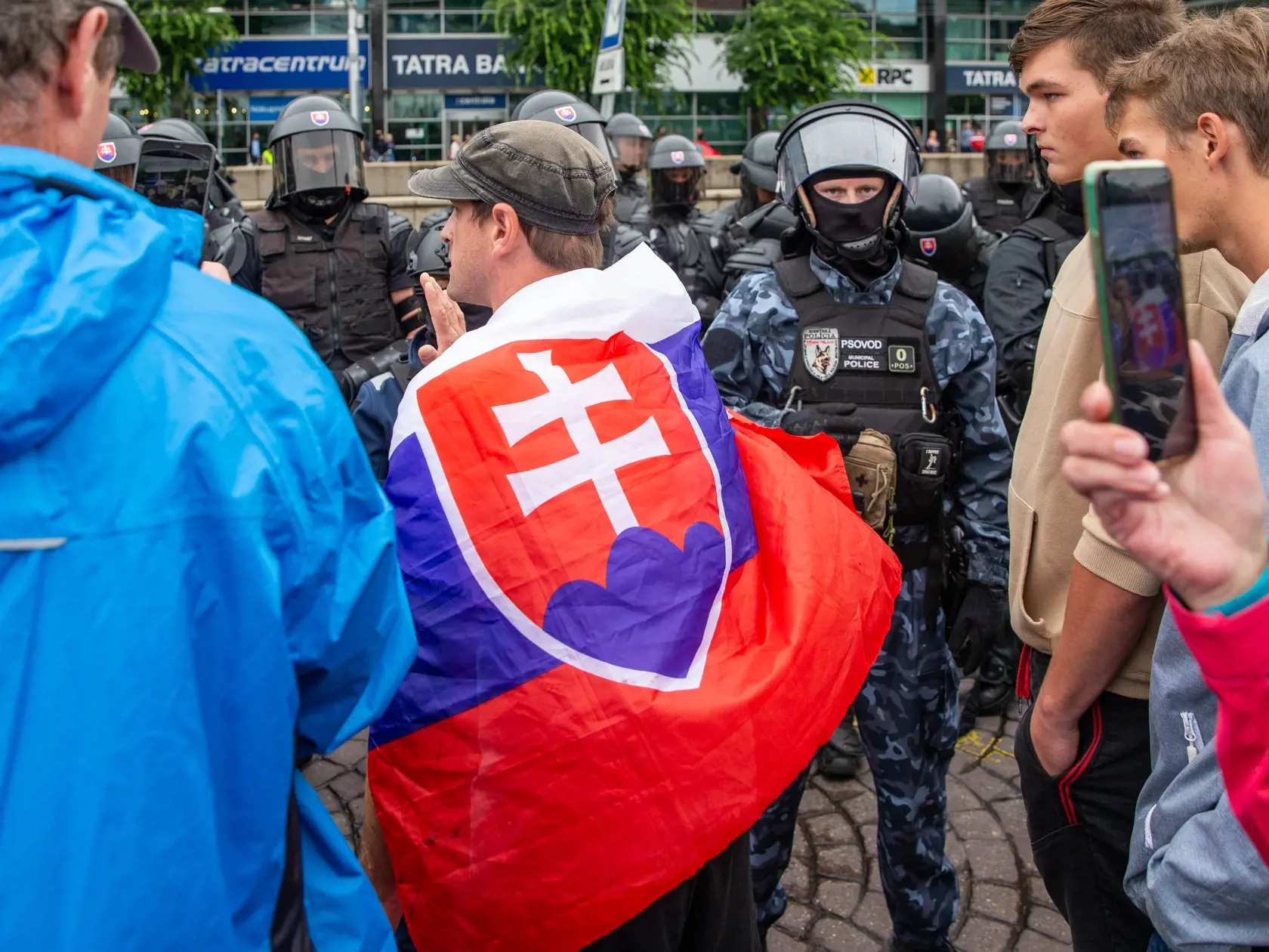 Demonštrácia v centre Bratislavy proti očkovaniu, pandemickým opatreniam, prezidentke SR Zuzane Čaputovej, členom vlády a parlamentu.