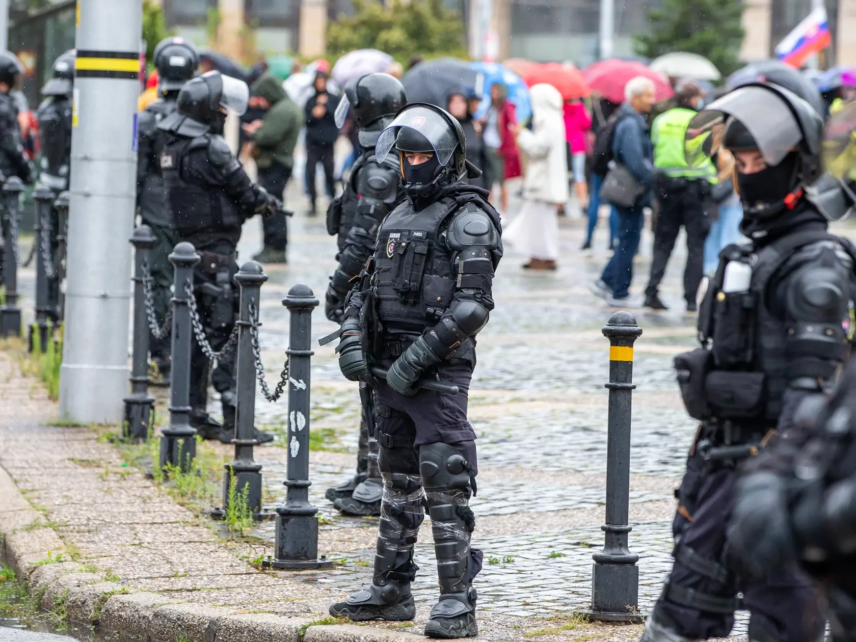 Demonštrácia v centre Bratislavy proti očkovaniu, pandemickým opatreniam, prezidentke SR Zuzane Čaputovej, členom vlády a parlamentu.