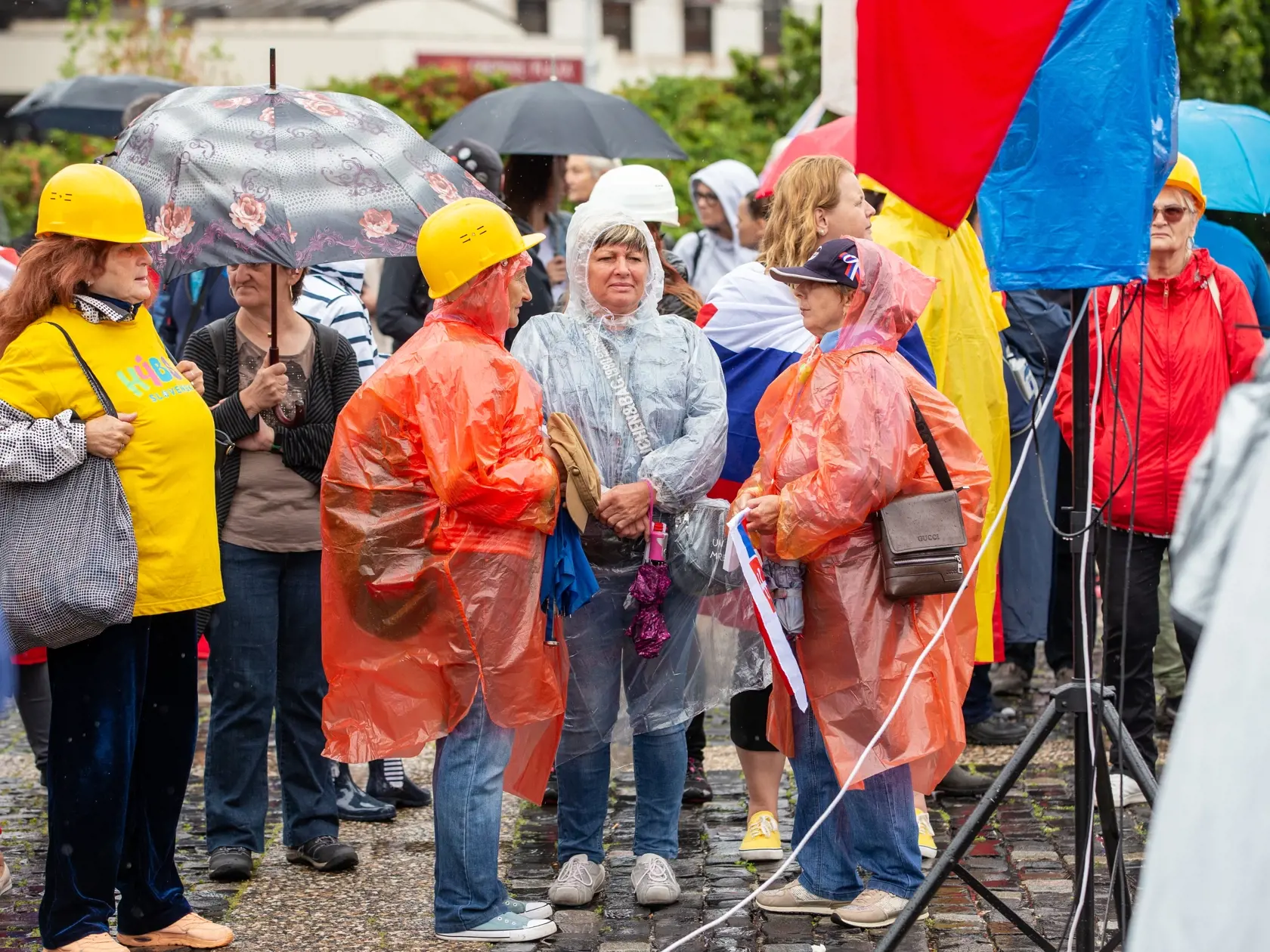 Demonštrácia v centre Bratislavy proti očkovaniu, pandemickým opatreniam, prezidentke SR Zuzane Čaputovej, členom vlády a parlamentu.