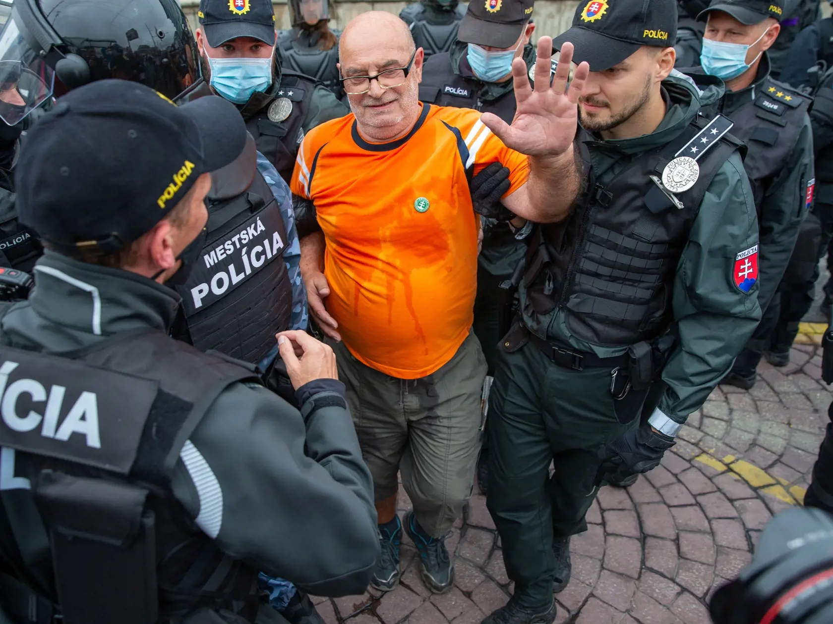 Demonštrácia v centre Bratislavy proti očkovaniu, pandemickým opatreniam, prezidentke SR Zuzane Čaputovej, členom vlády a parlamentu.