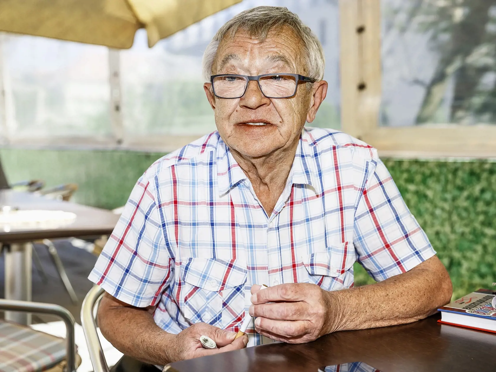 PODĽAHOL RAKOVINE
Knihu o svojom živote Peter Guldan nestihol dopísať.