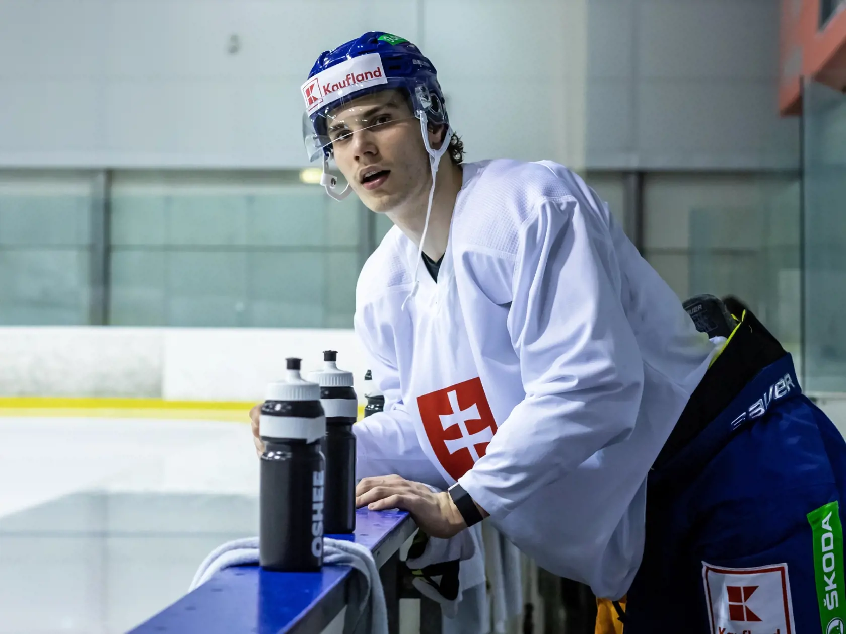 Posledný tréning slovenskej hokejovej reprezentácie pred MS 2022. Na snímke je Juraj Slafkovský. 