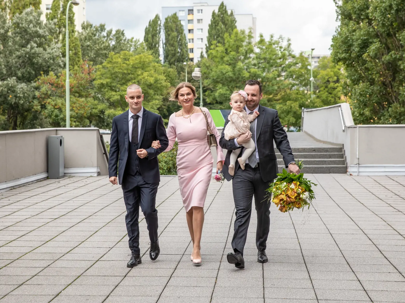 V petržalskom Technopole v sobotu 18.9.2021 uzavreli manželstvo syn Moniky Beňovej Martin a jeho nevesta Grétka. 