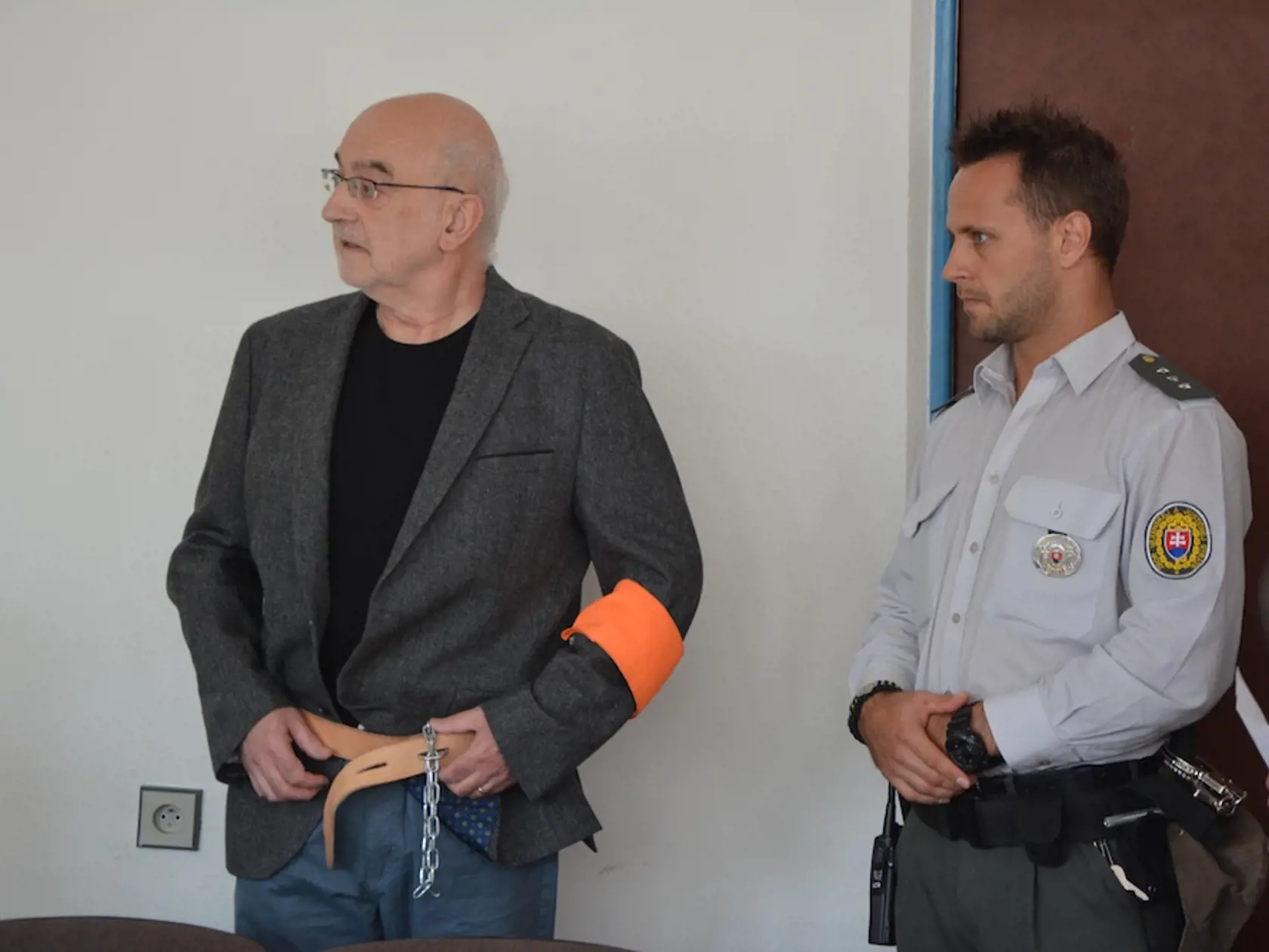 Kanadský vedec David Scheffel (63) sa v stredu 11. júla 2018 postavil pred senát prešovského súdu pre obžalobu z viacerých mravnostných skutkov.  Cíti sa nevinný.