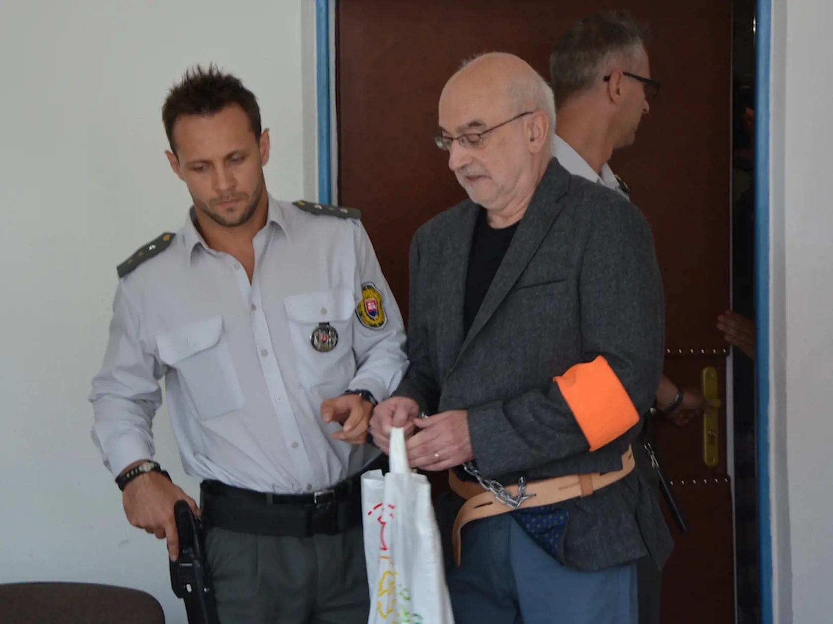 Kanadský vedec David Scheffel (63) sa v stredu 11. júla 2018 postavil pred senát prešovského súdu pre obžalobu z viacerých mravnostných skutkov. Cíti sa nevinný.