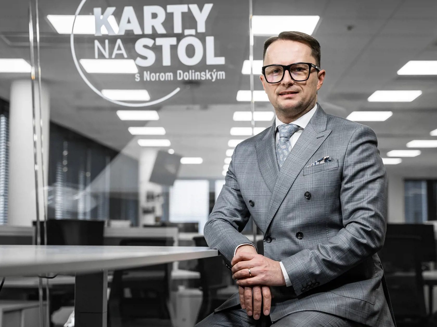 Diskusná relácia "Karty na stôl", ktorej hosťom bol Miroslav Řádek.
