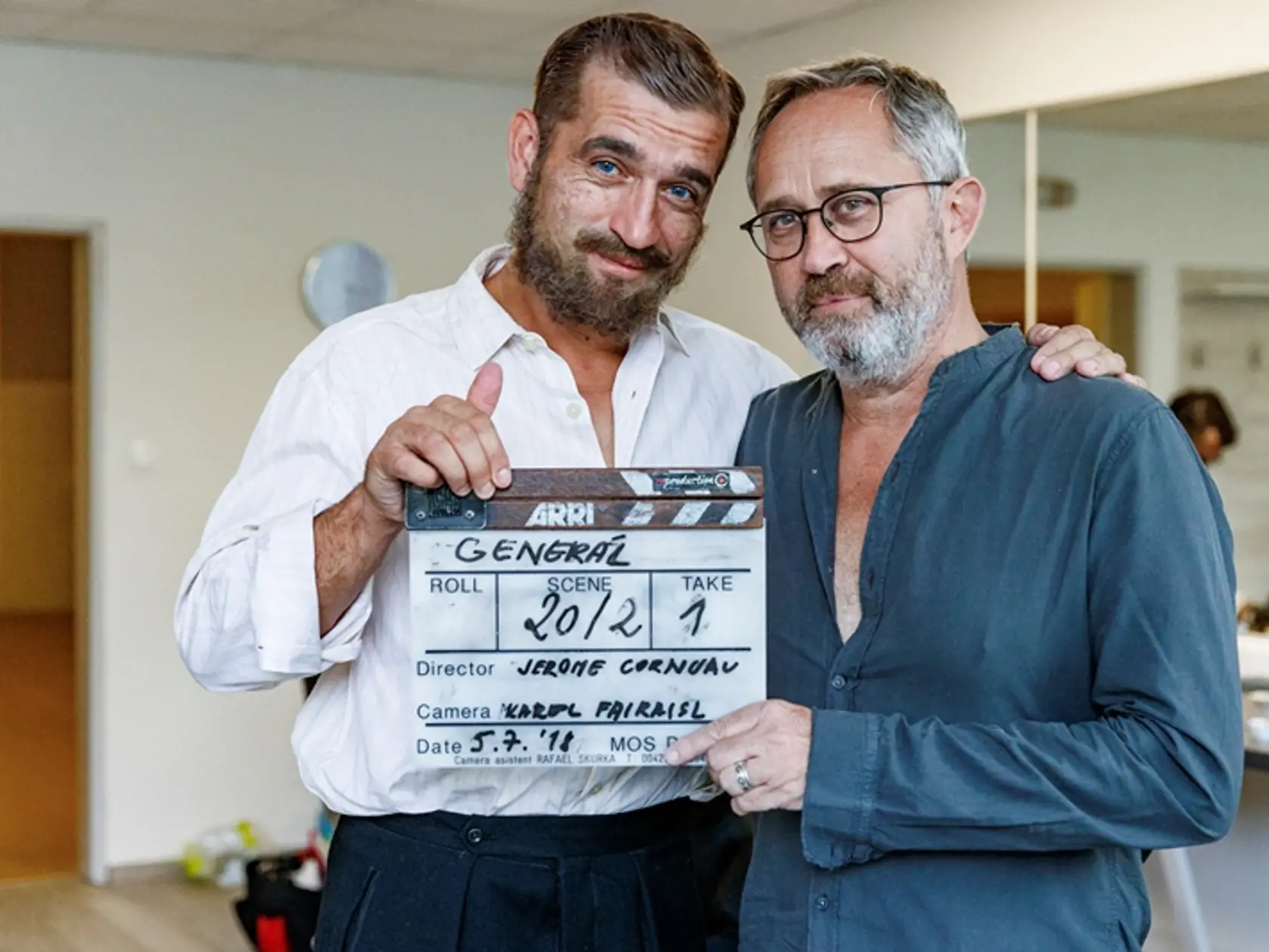 Odštartované: Milan Ondrík v roli charizmatického Štefánika pod taktovkou francúzskeho režiséra Jérômea Cornuaua včera v Mlynskej doline nakrútili prvé scény filmu Generál.
