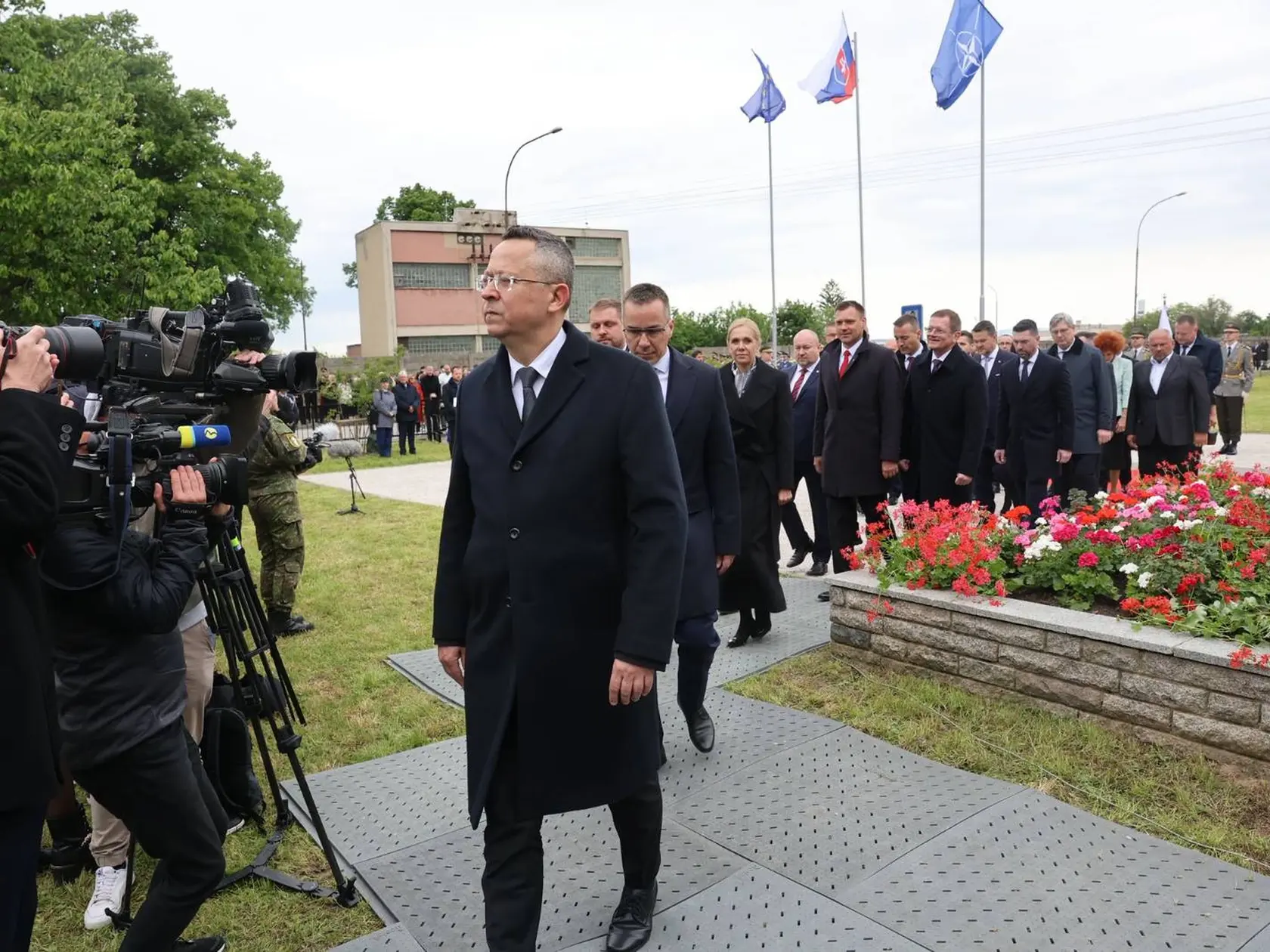 V Piešťanoch sú už prítomné všetky politické špičky.