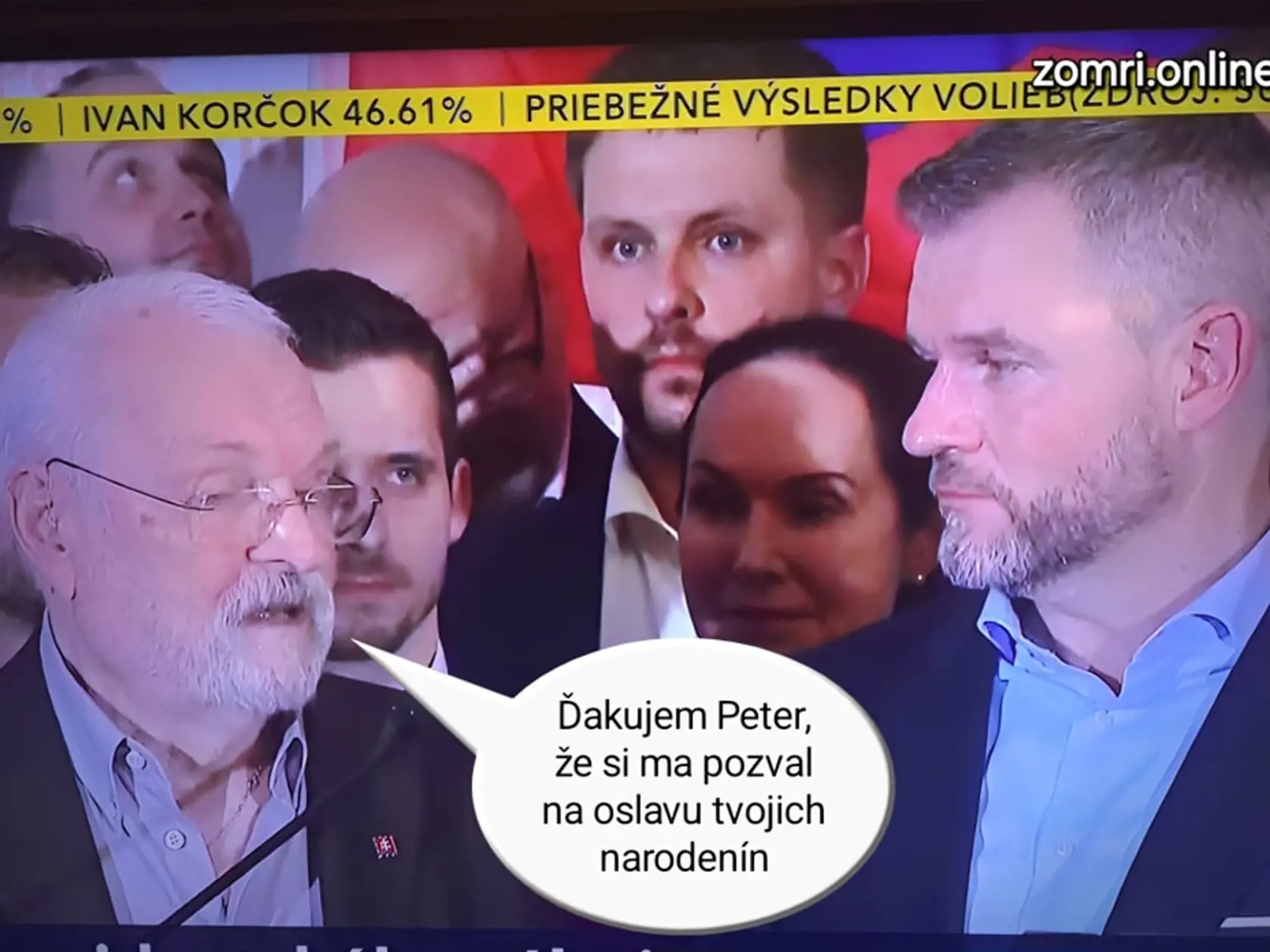 Momentka z víťaznej tlačovky po druhom kole prezidentských volieb. Budúci prezident Peter Pellegrini sa pred novinárov postavil aj s exprezidentom Ivanom Gašparovičom. A ten mu bol nesmierne vďačný.