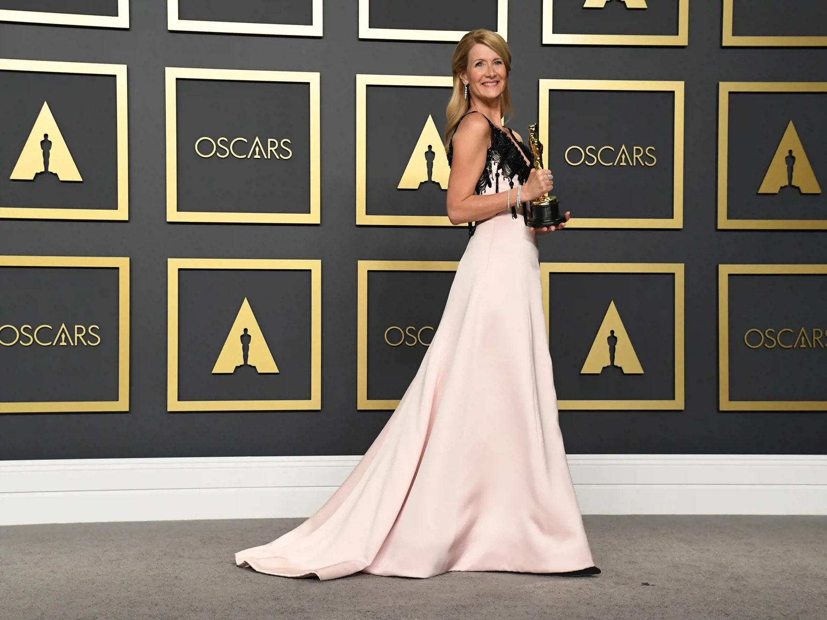 Najlepšou herečkou vo vedľajšej úlohe sa stala Laura Dern.