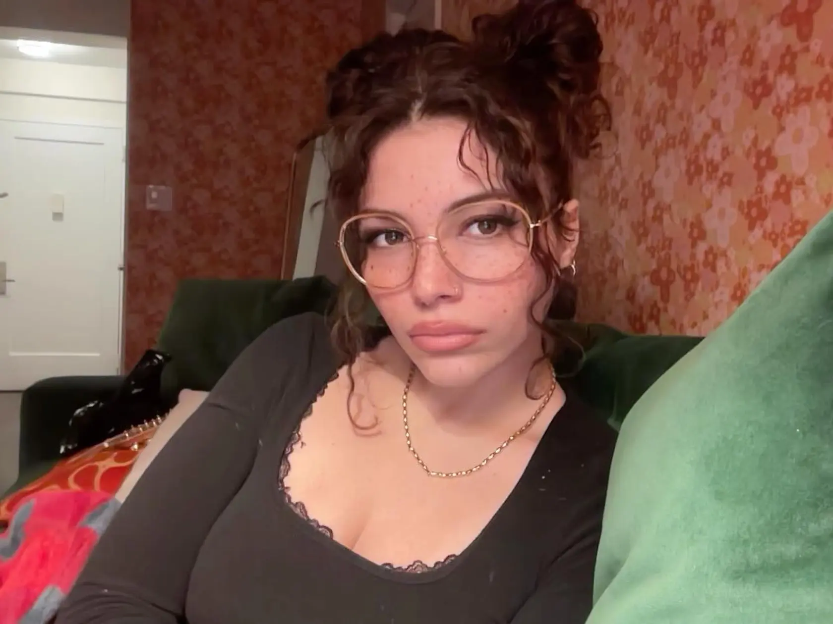 Dcéra speváka Davida Bowieho a modelky Iman. Krásu zdedila po mame, talent po otcovi.