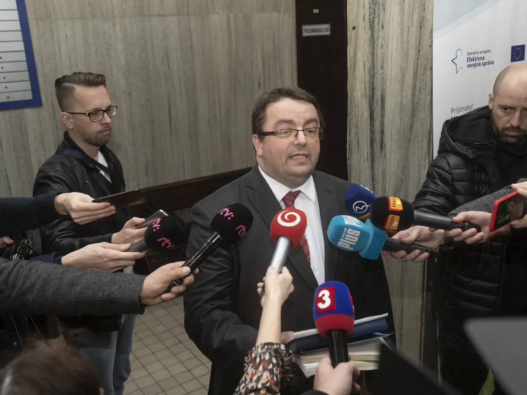 Odsúdenie Ladislava Bašternáka. Bratislavský krajský súd odsúdil Ladislava Bašternáka na päť rokov väzenia.