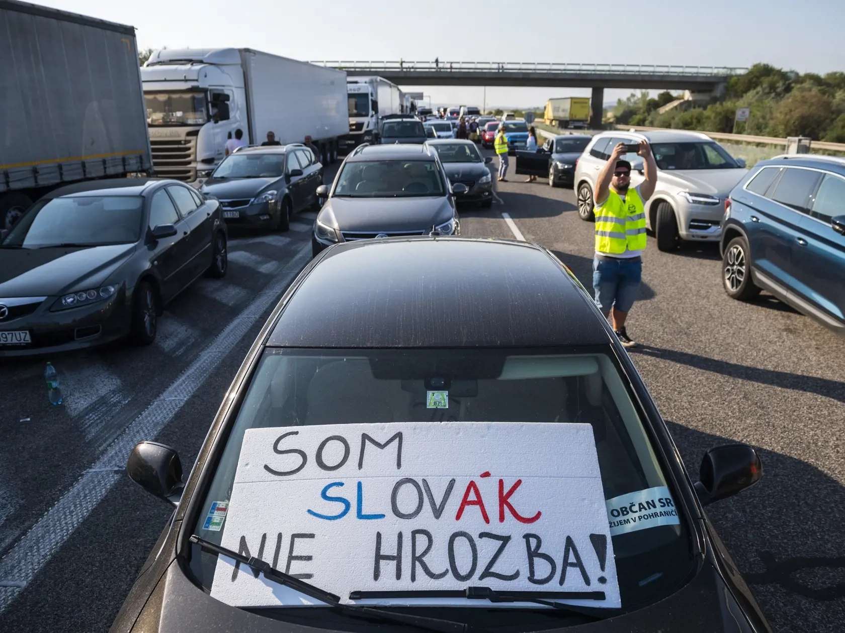 Kto nemá trvalý pobyt na Slovensku, nemôže hrať lotériu, hoci sa u nás zaočkoval. FOTO TASR - Jaroslav Novák