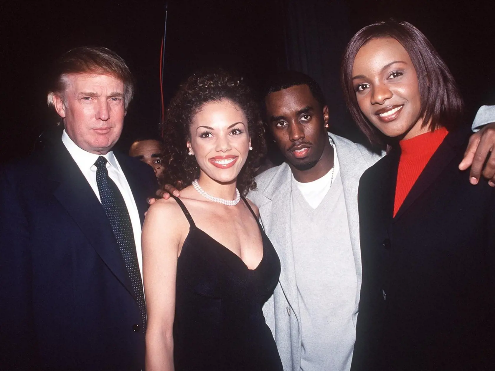 Na fotke Diddy s Donaldom Trumpom.