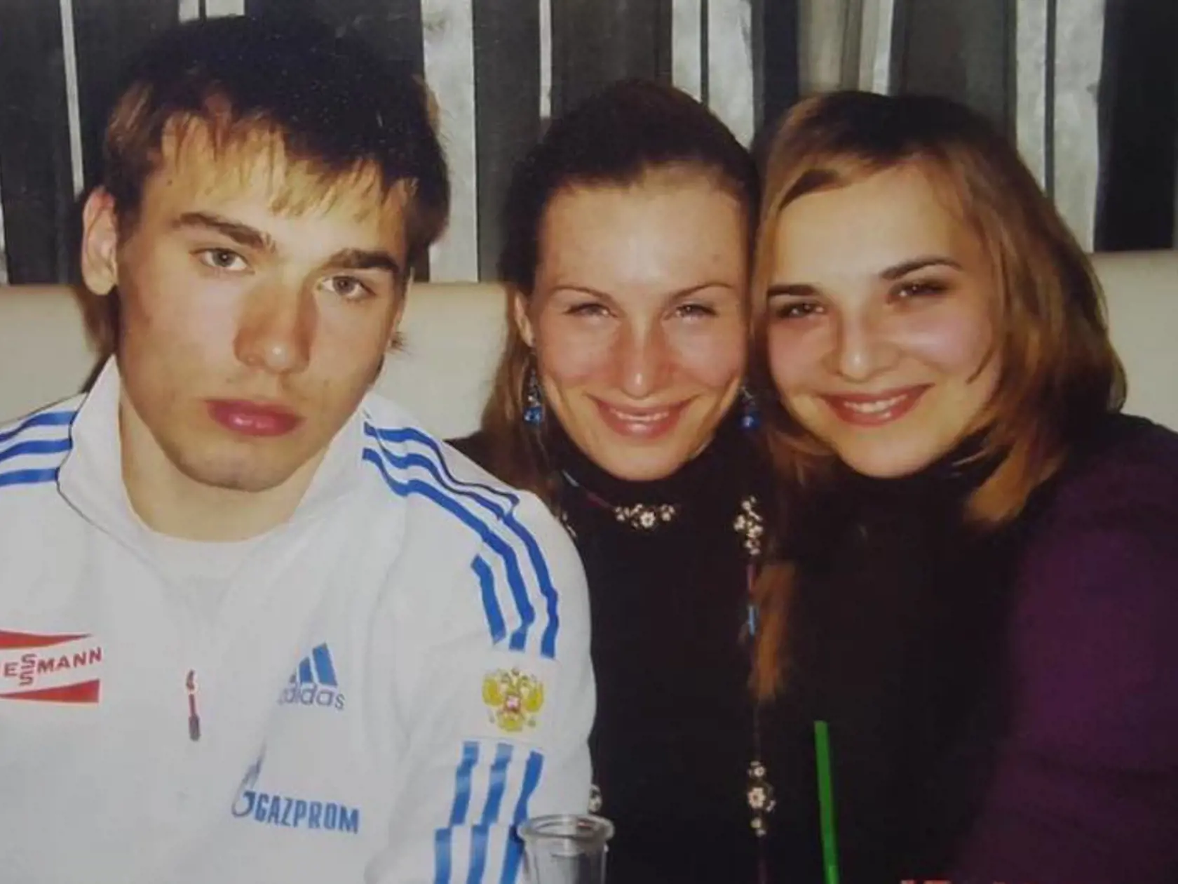 Aj Nastin brat Anton Šipulin je známy biatlonista.