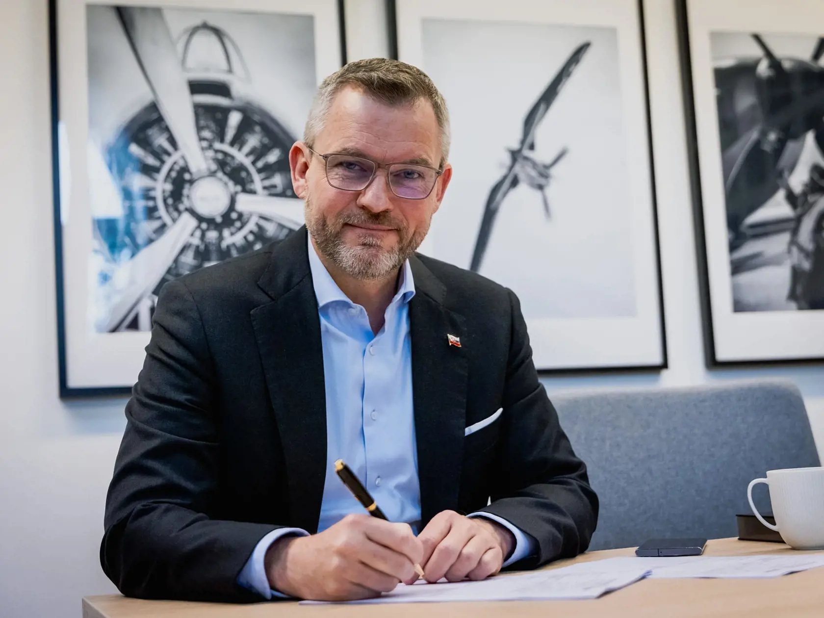 Peter Pellegrini nosí okuliare už dlhší čas. Teraz sa k nemu pridal aj Andrej Danko, ktorý zvolil veľmi podobný štýl. Čo na zmenu jeho imidžu hovoríte?