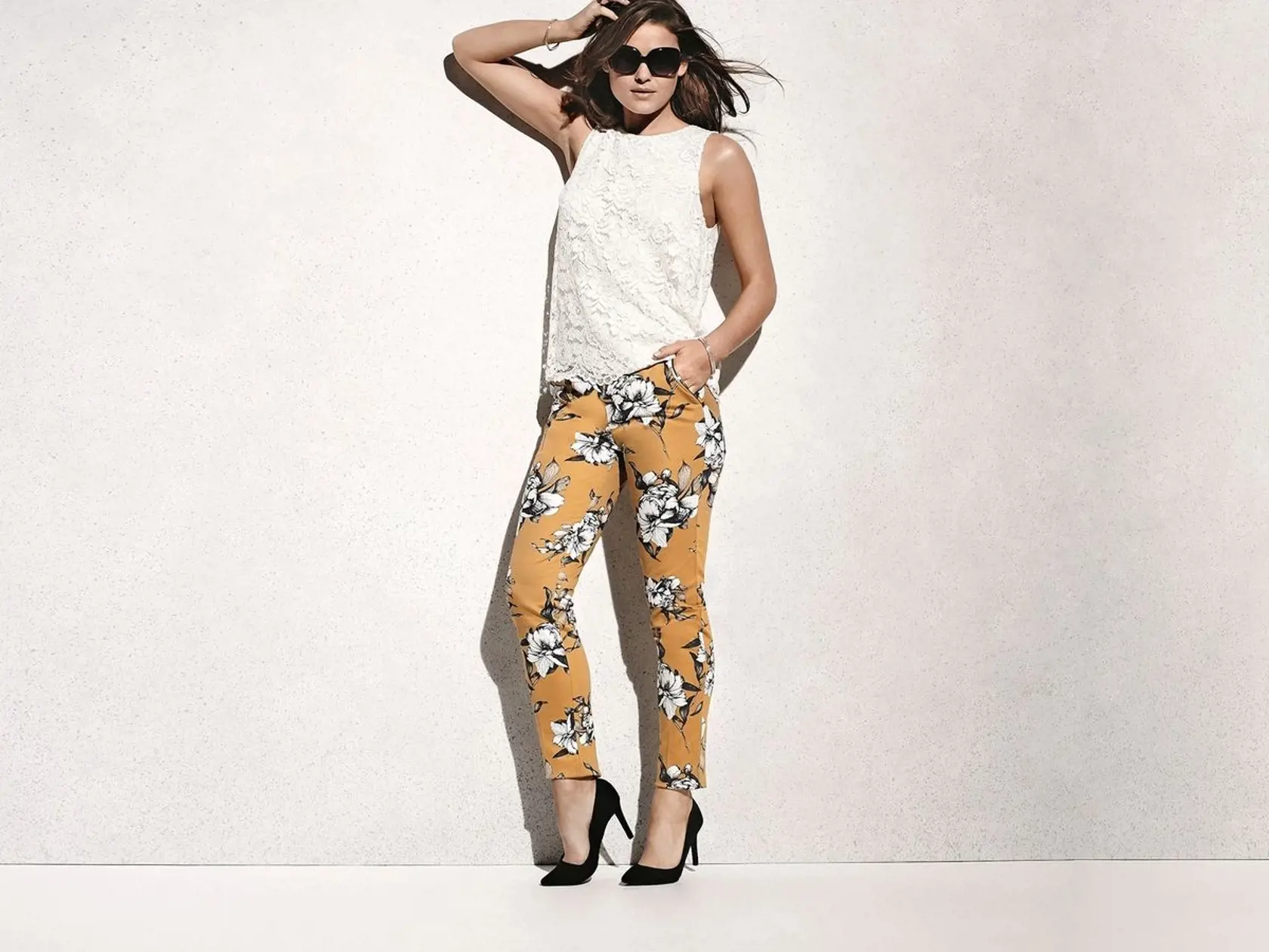 Top: F & F, 19 € Nohavice: F & F, 19 € Lodičky: F & F, 18 €