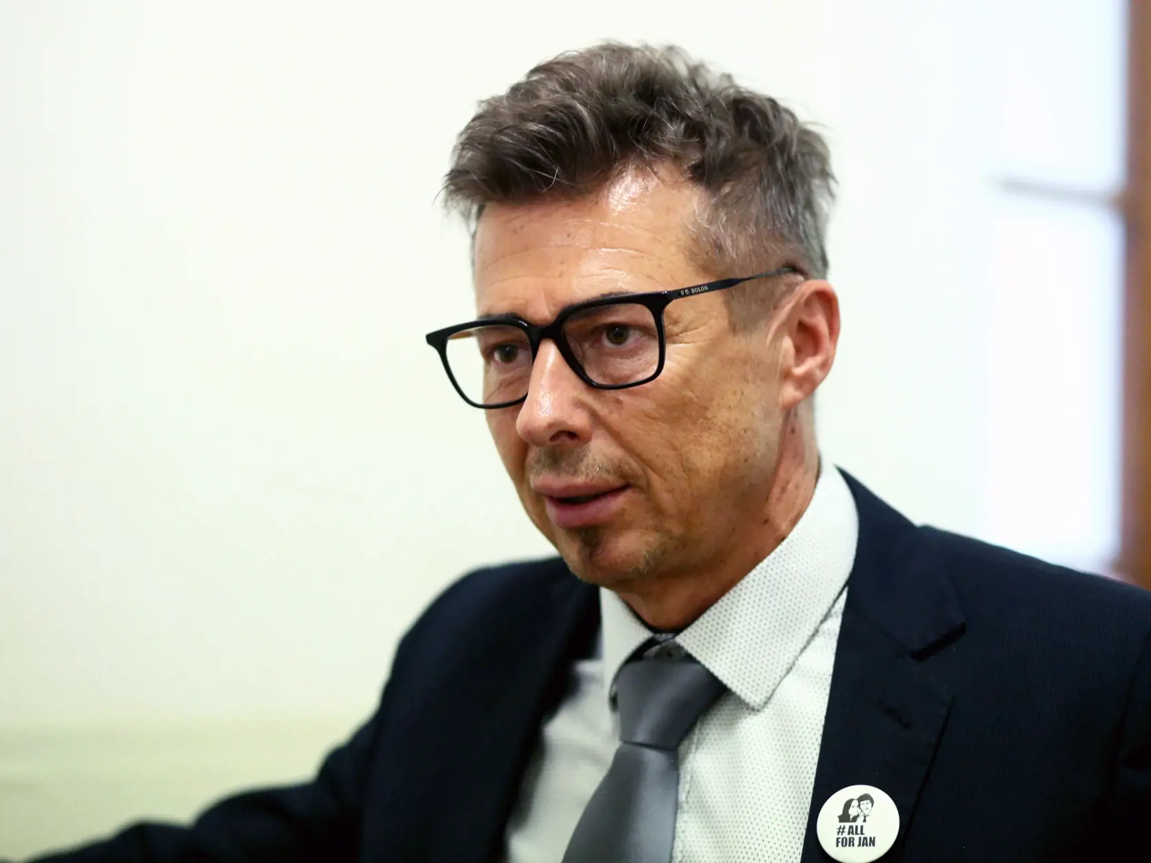 Na snímke zábery zo súdu v kauze ohováranie štátnej tajomníčky Moniky Jankovskej. Na fotke žalovaný Ondrej Janíček.