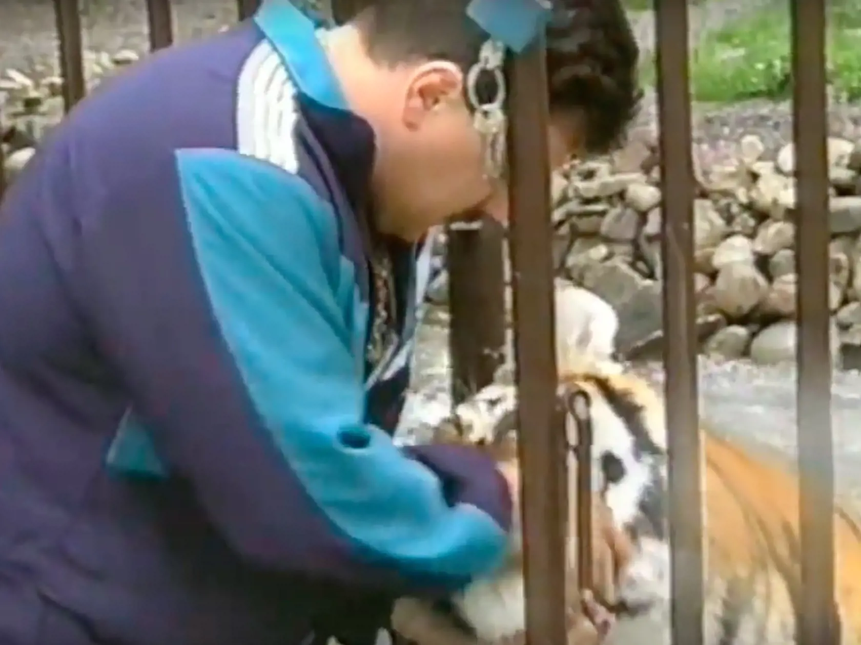 Mikuláš Černák a jeho tigre. Choval ich v čase, keď páchal svoje nejzávažnejšie zločiny. 