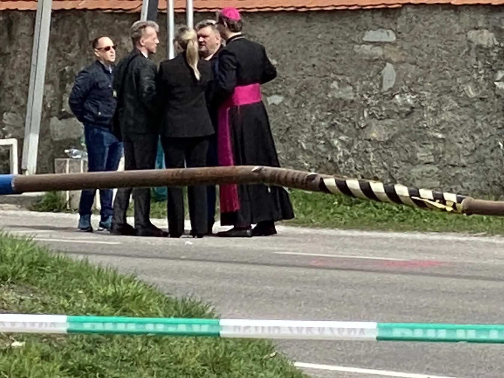 Na miesto tragédie prišli aj dvaja otcovia obetí.