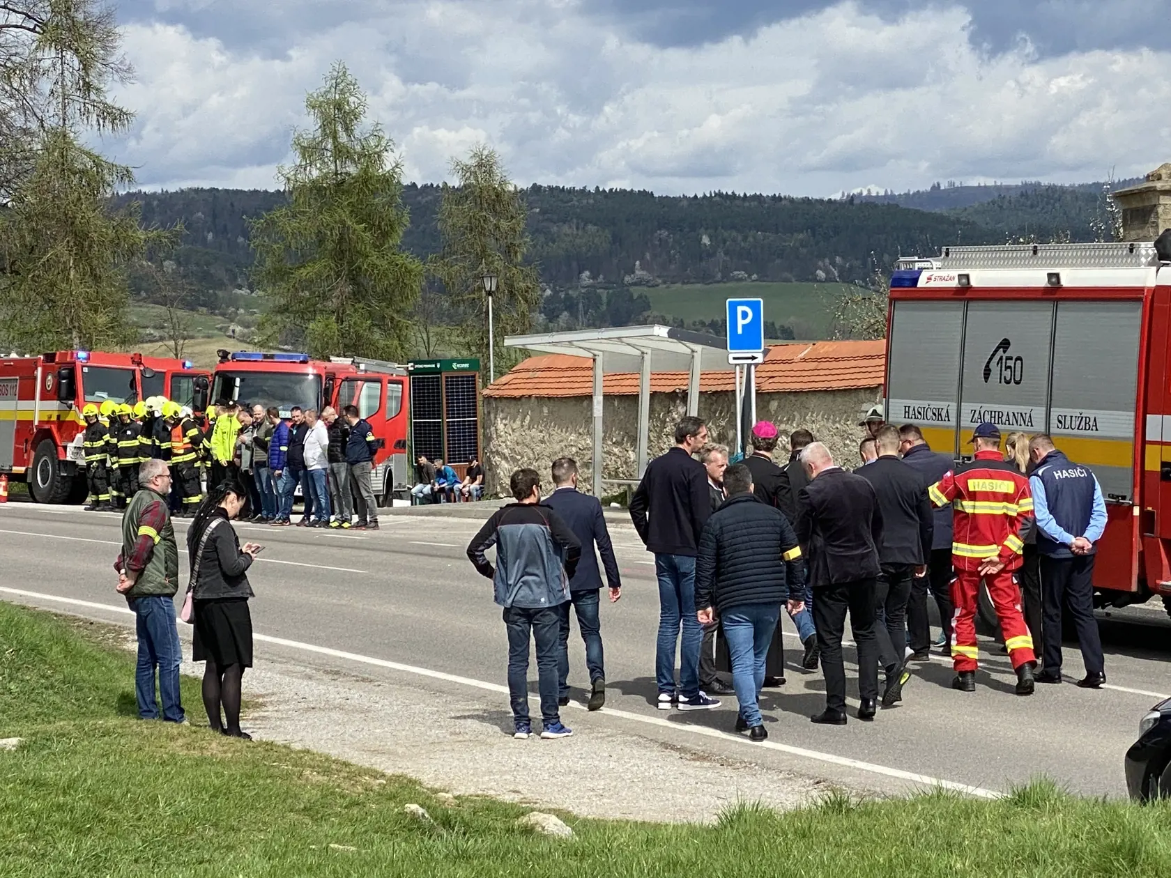 Na miesto nešťastia priletel vrtuľníkom minister vnútra Matúš Šutaj Eštok.