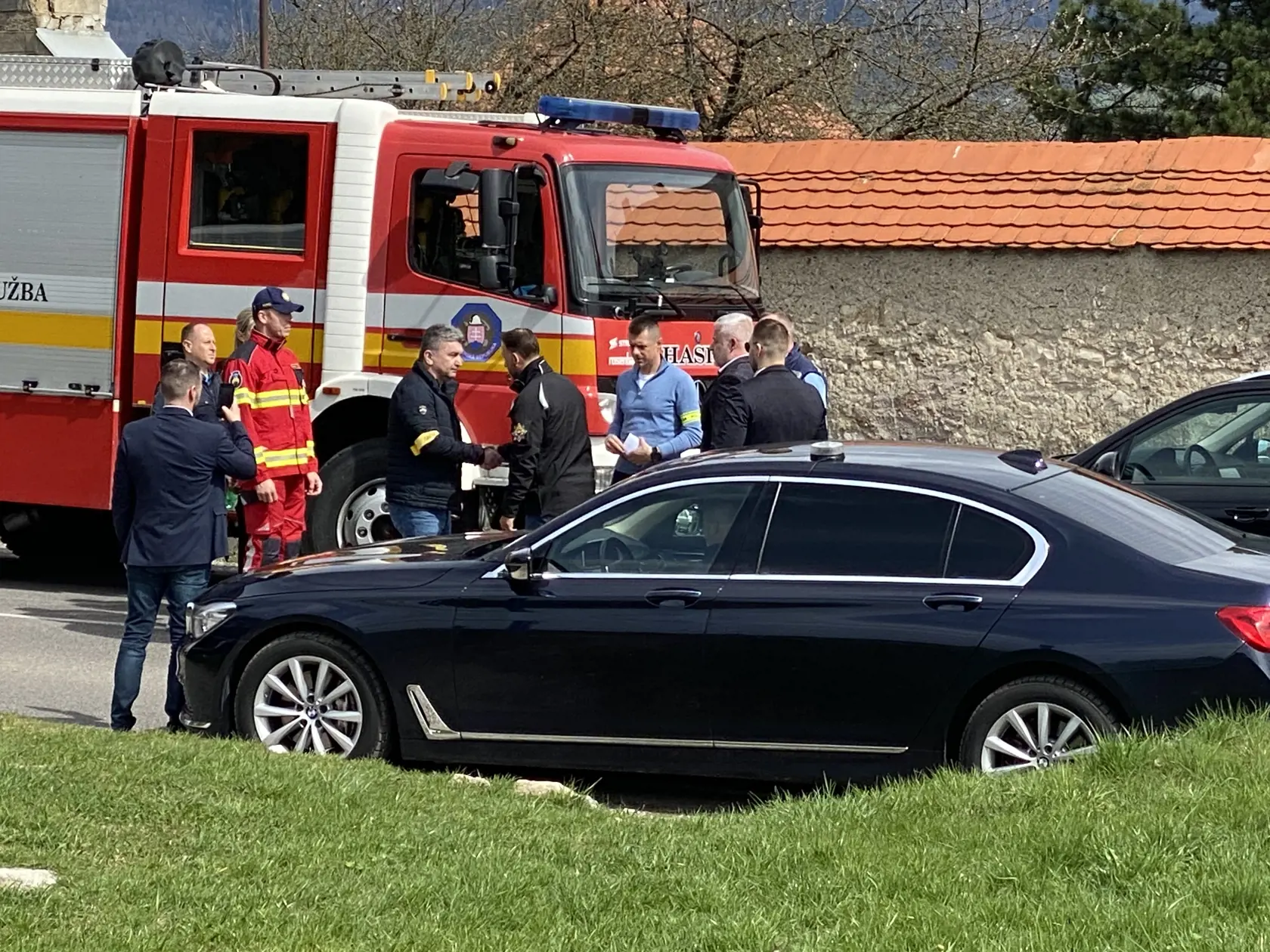Na miesto nešťastia priletel vrtuľníkom minister vnútra Matúš Šutaj Eštok.
