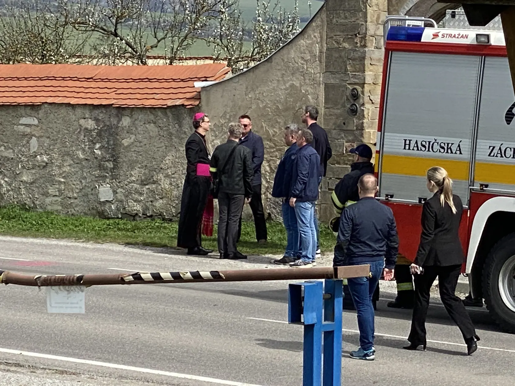 Na miesto tragédie prišli aj dvaja otcovia obetí.