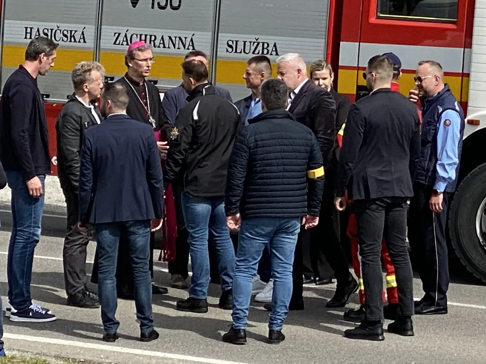 Na miesto nešťastia priletel vrtuľníkom minister vnútra Matúš Šutaj Eštok.