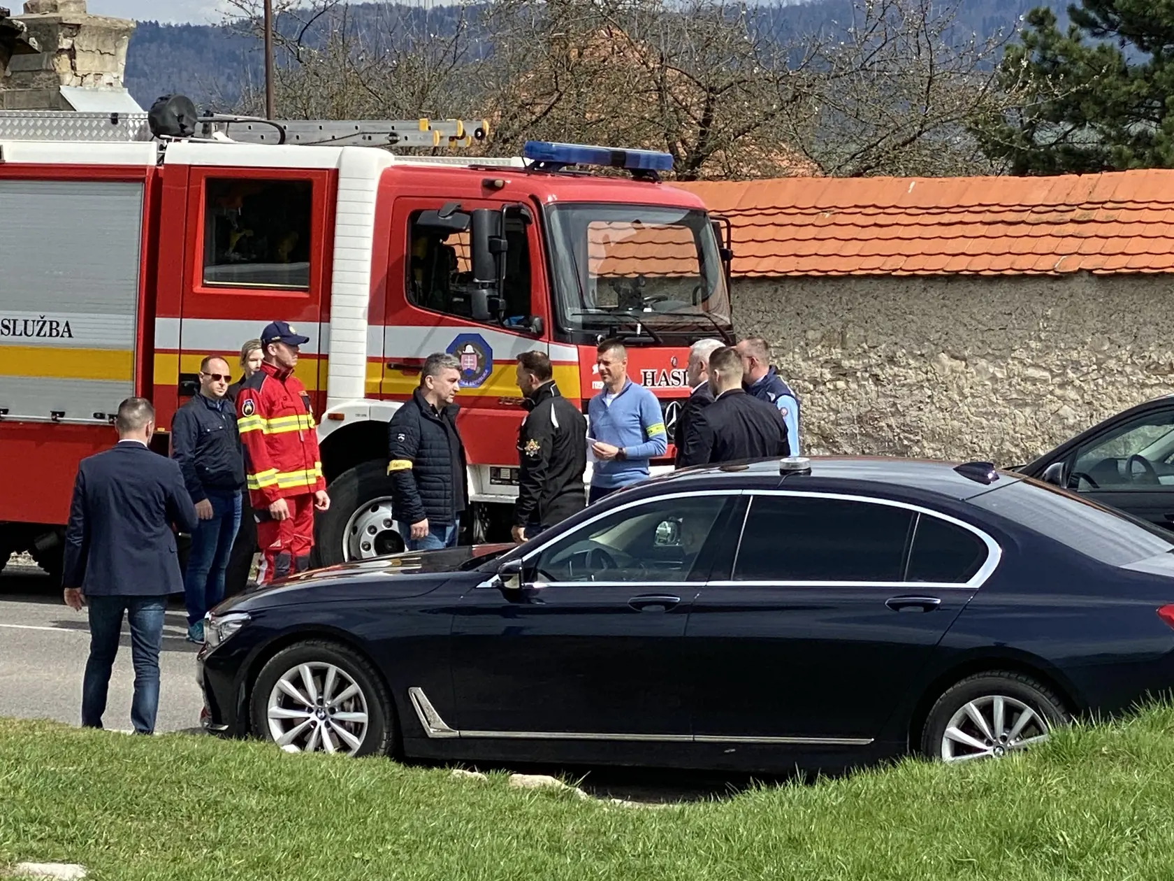 Na miesto nešťastia priletel vrtuľníkom minister vnútra Matúš Šutaj Eštok.