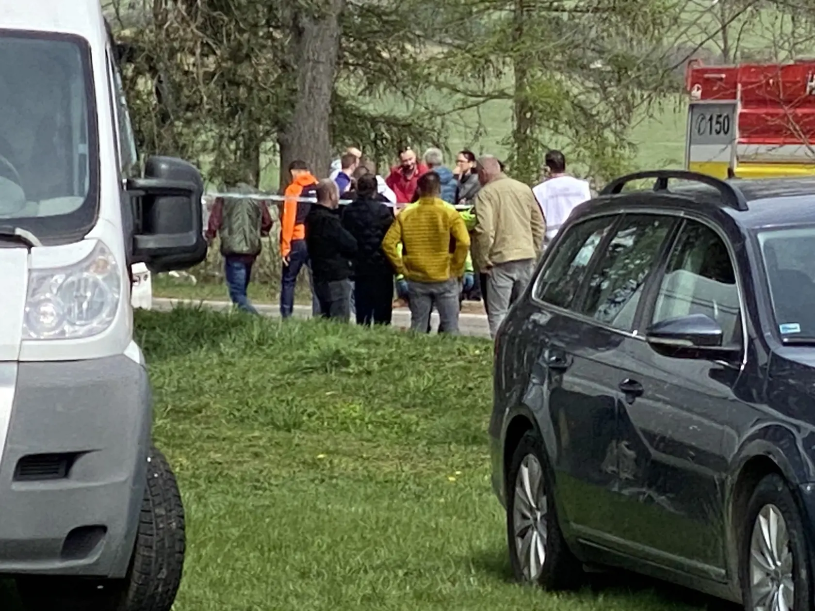 Na miesto tragédie prišli aj dvaja otcovia obetí.