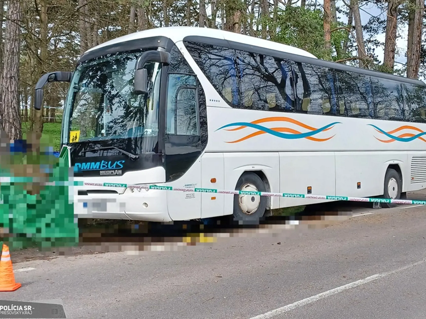 Vodič autobusu Ladislav je miestnym kostolníkom v Novej Ľubovni. S manželkou vychovali tri vlastné deti a do svojej starostlivosti si vzali aj malého Róma Miloša z detského domova.