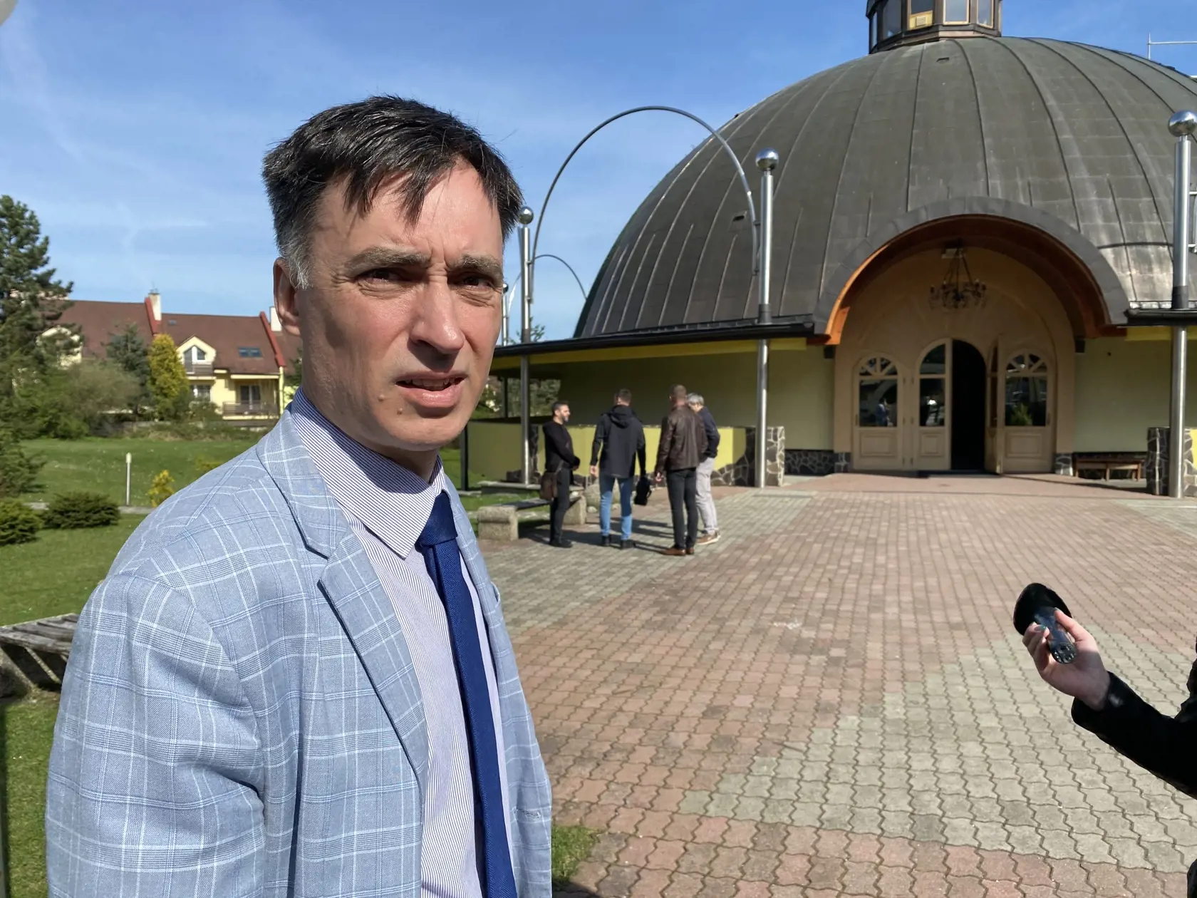 Prednosta staroľubovnianskeho mestského úradu Aleš Solár pripravuje organizáciu pohrebu